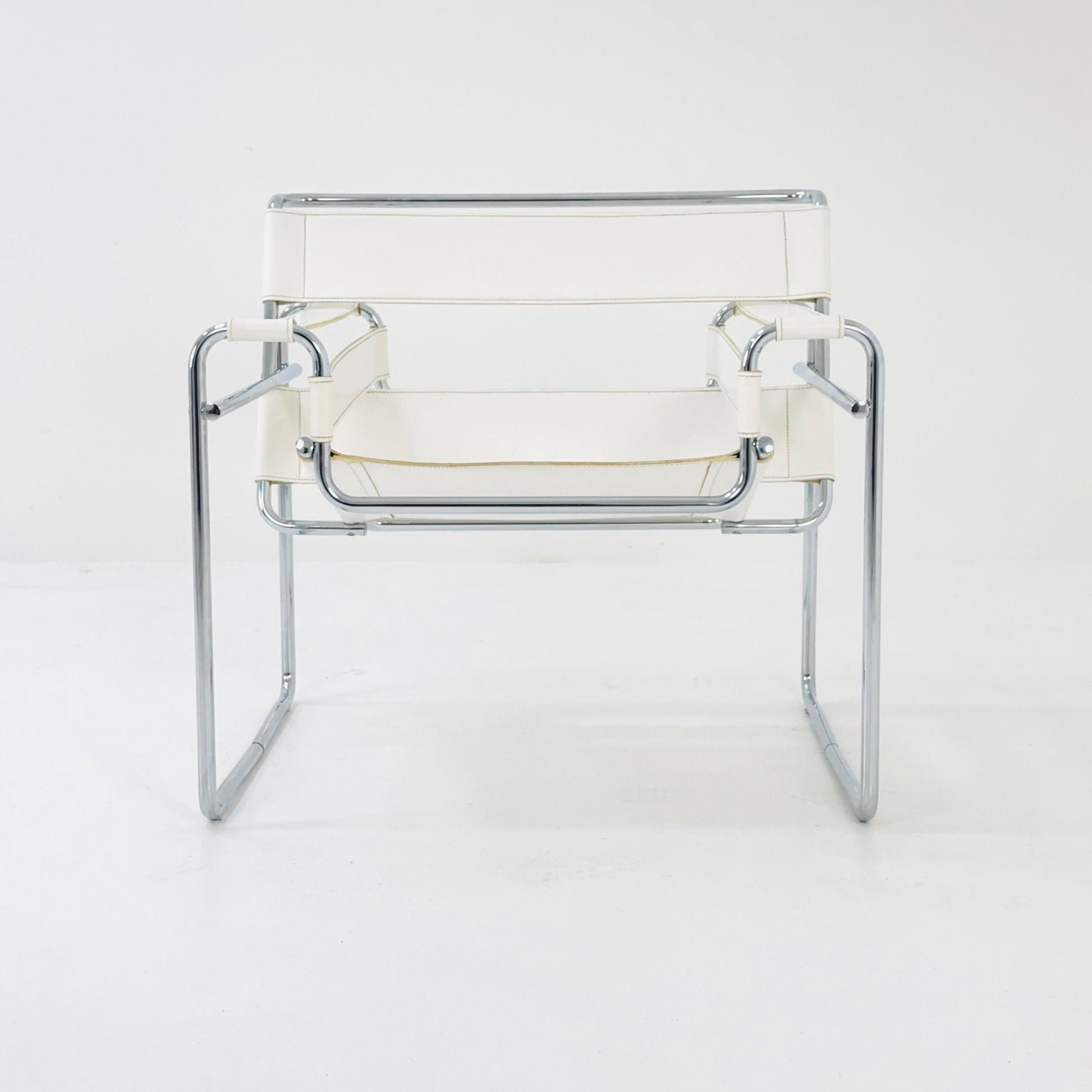 Mid century B3 Wassily white lounge Chair by Marcel Breuer for Gavina, 1980s