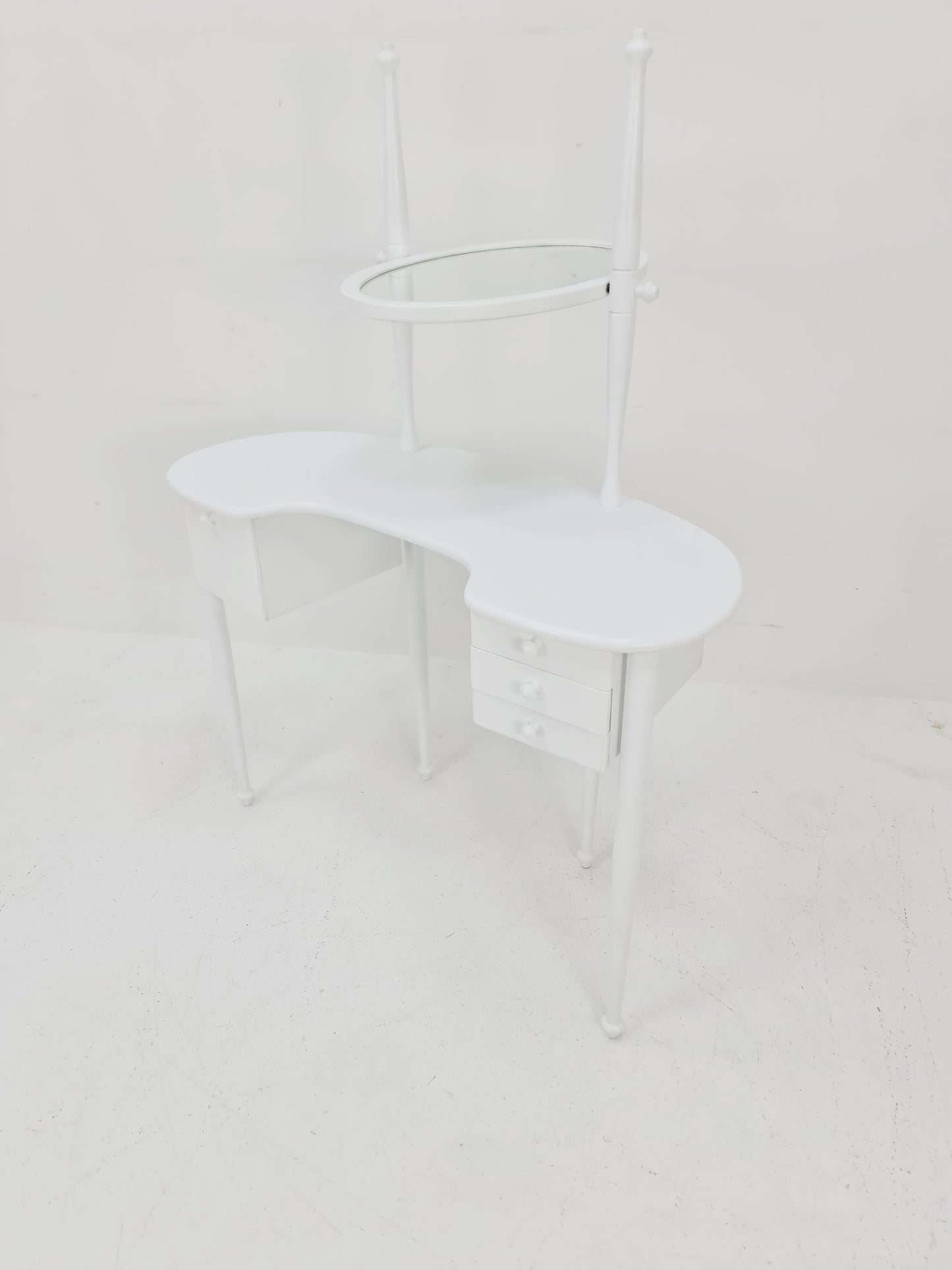 Mid Century Modern Swedish vanity table/ make up By AB Nybrofabriken Model Romantica, 1960s