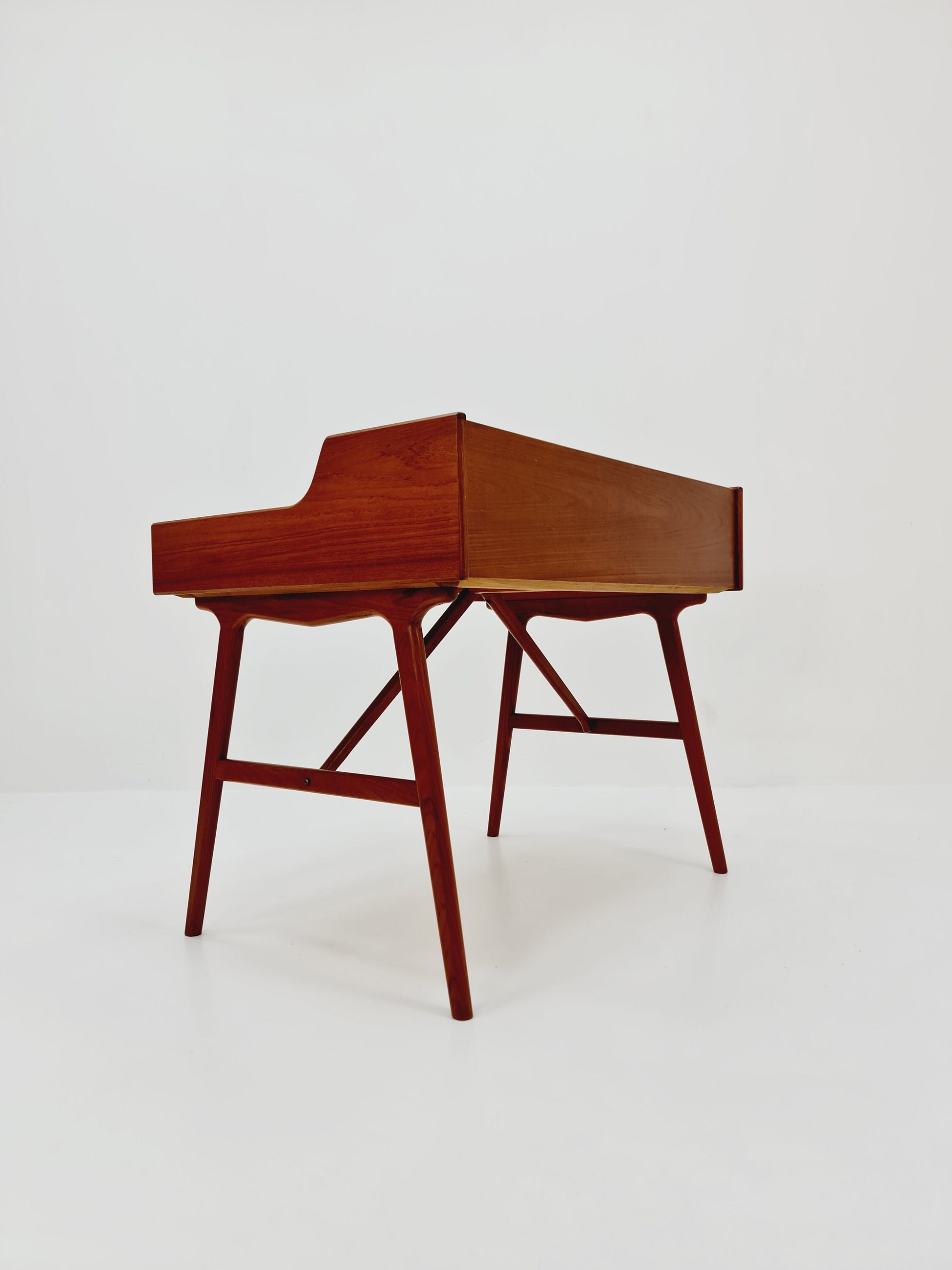 Danish teak Freesanding desk, model 65 Desk by Arne Wahl Ivrsen , 1960s