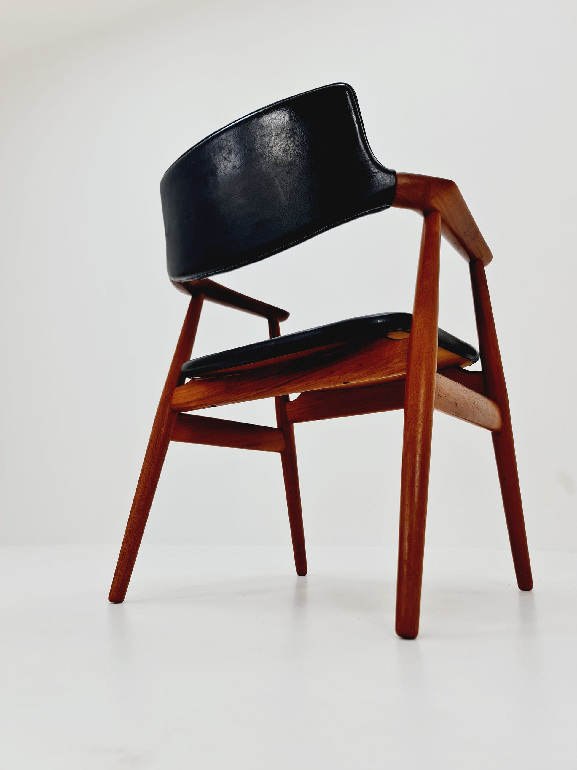 Mid century Danish Teak and Leather arm chair by Svend Age Eriksen for Glostrup from the 60s