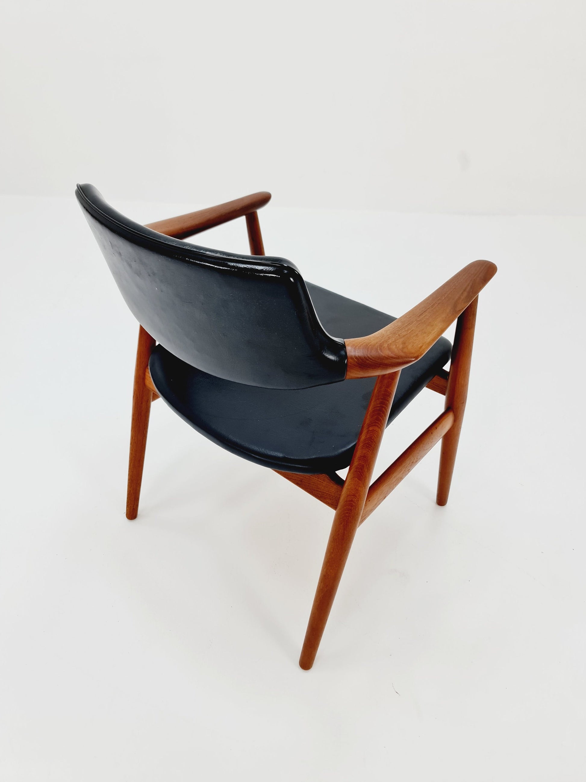 Mid century Danish Teak and Leather arm chair by Svend Age Eriksen for Glostrup from the 60s