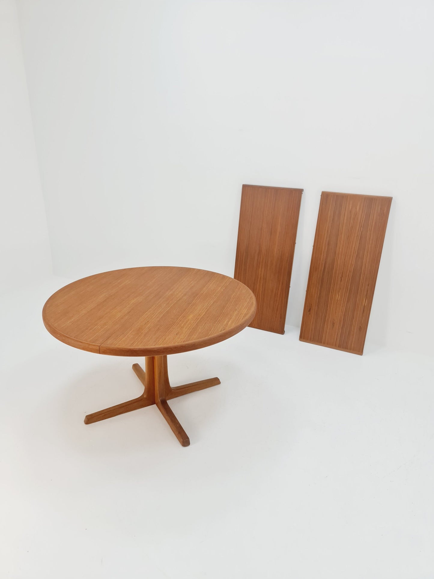 Mid century extendable Danish Modern Teak dining table by Glostrup , 1970s