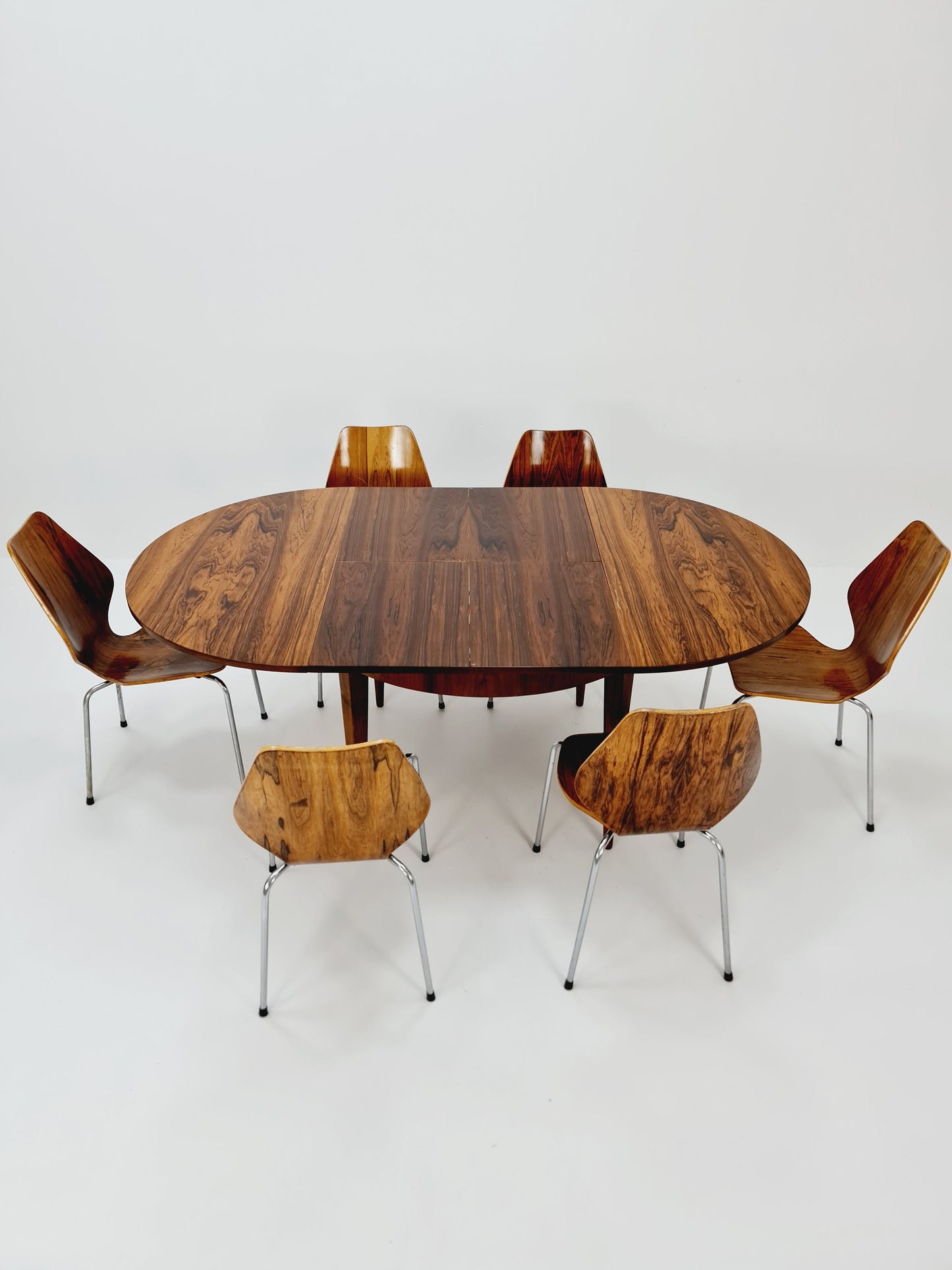 Round German Rosewood Dining Table from Lübke, 1960s