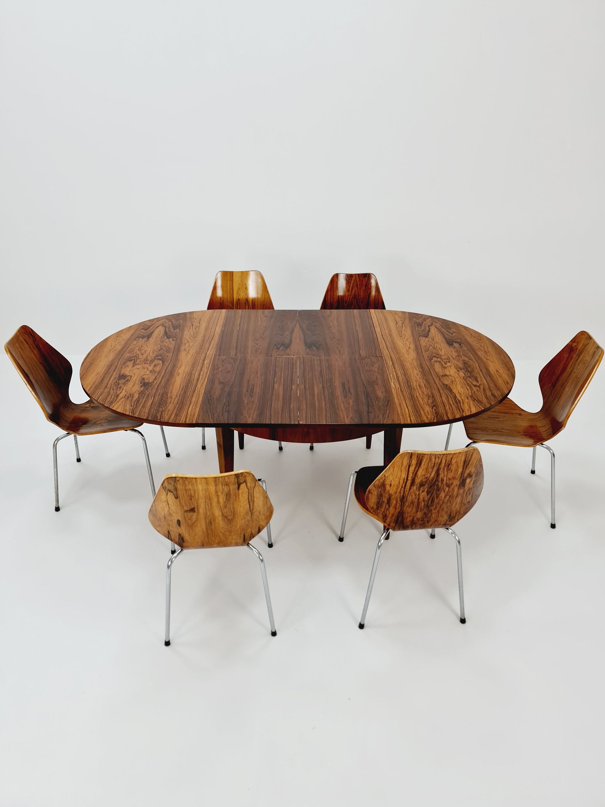 Round German Rosewood Dining Table from Lübke, 1960s