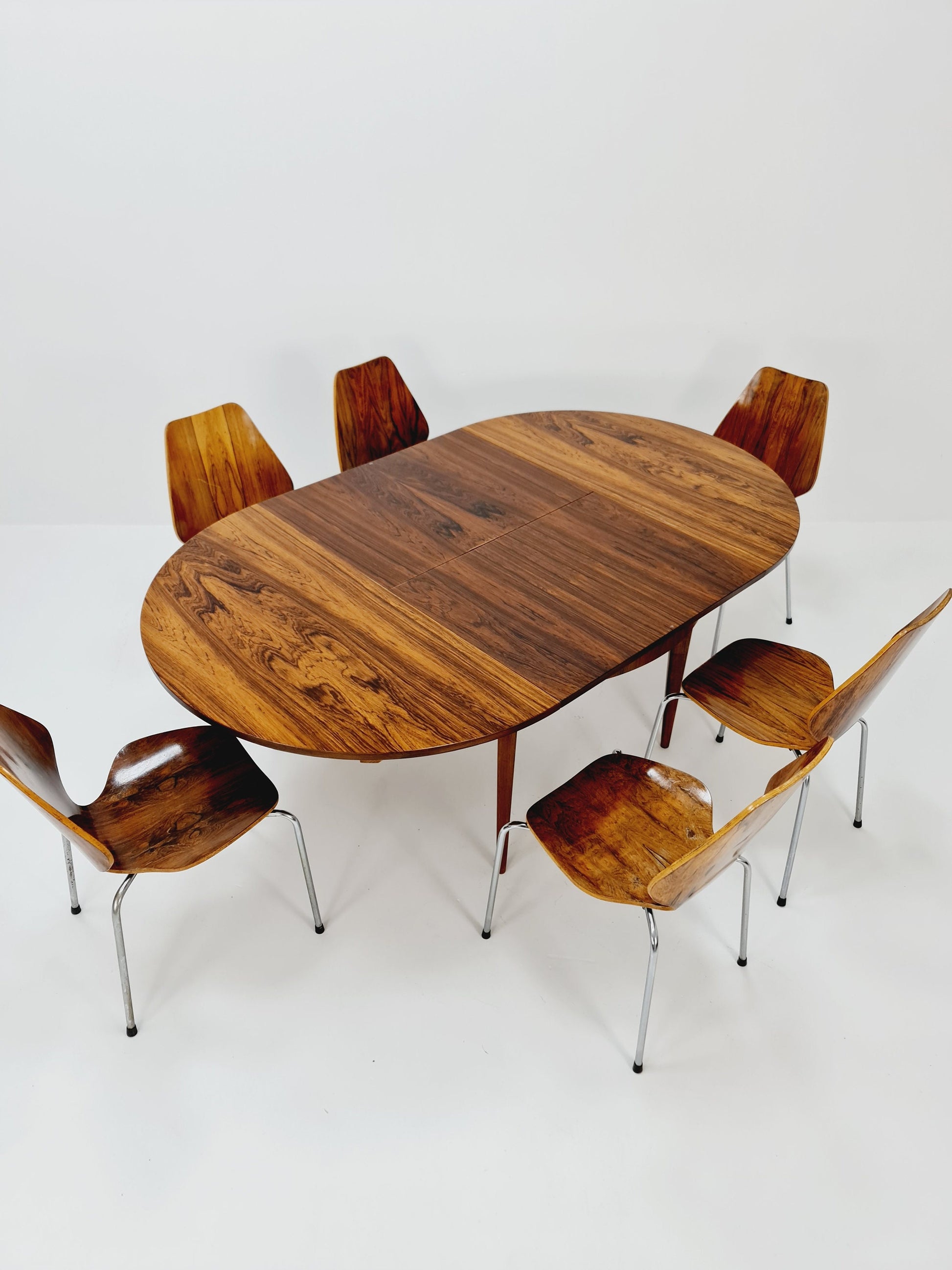Round German Rosewood Dining Table from Lübke, 1960s