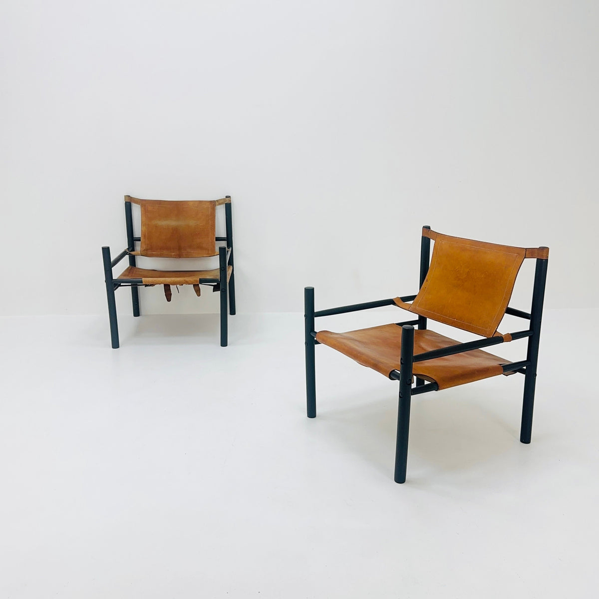 Mid century Sling Safari chair set by Abel Gonzalez cognac leather Argentina 1960s