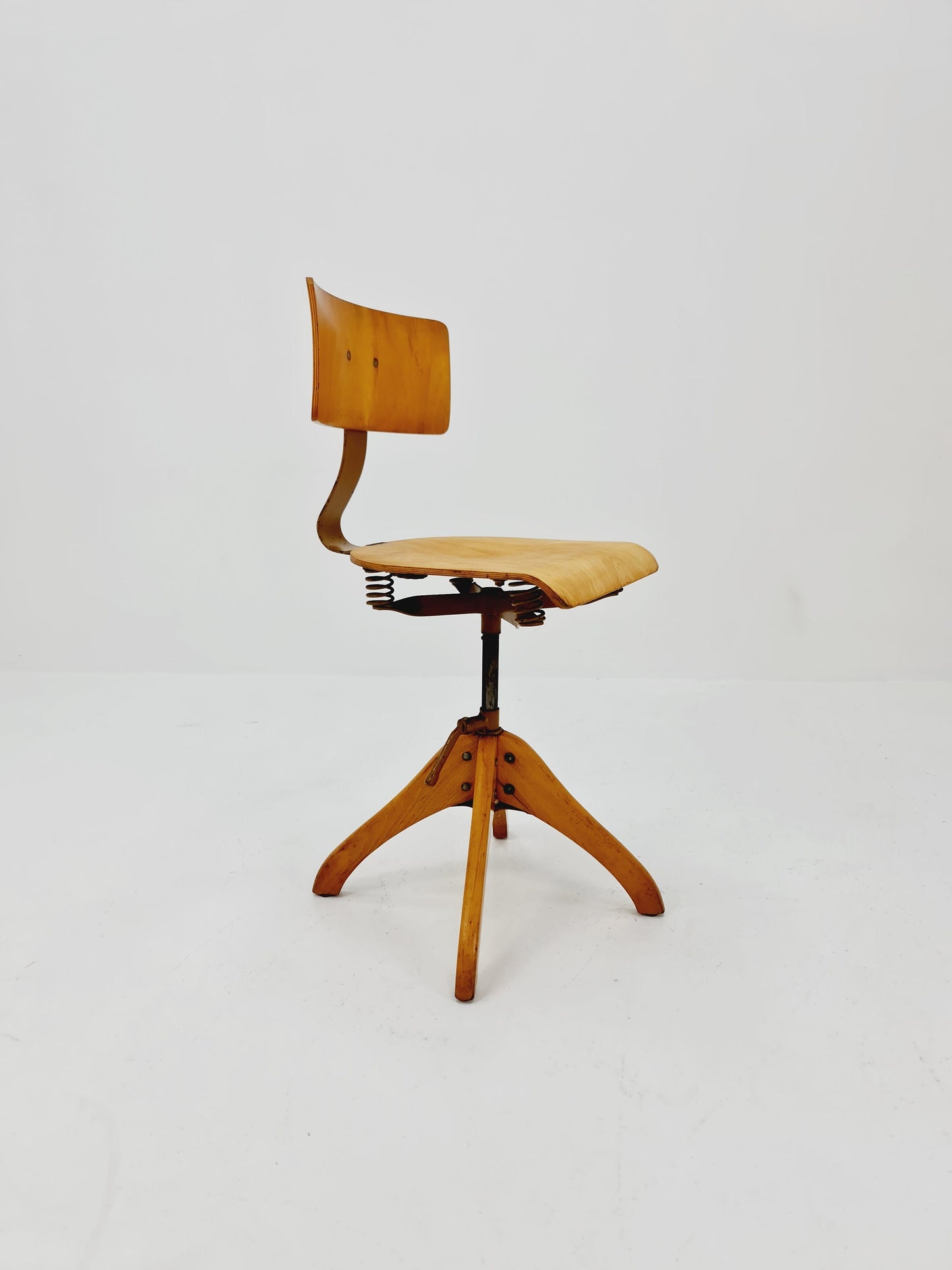 Bauhaus swivel office chair in solid wood By Puffdreh Kontorchair 1930s