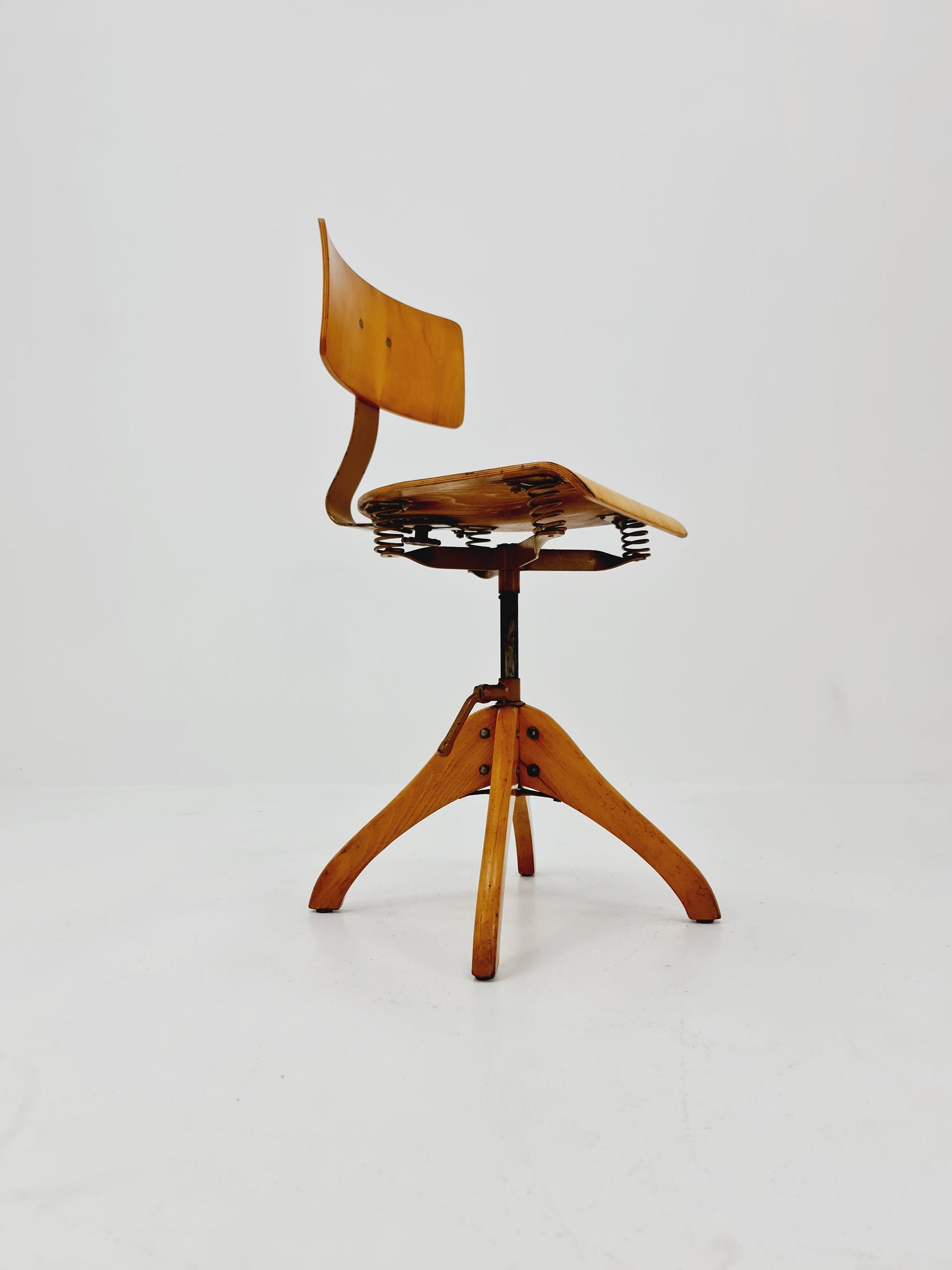 Bauhaus swivel office chair in solid wood By Puffdreh Kontorchair 1930s