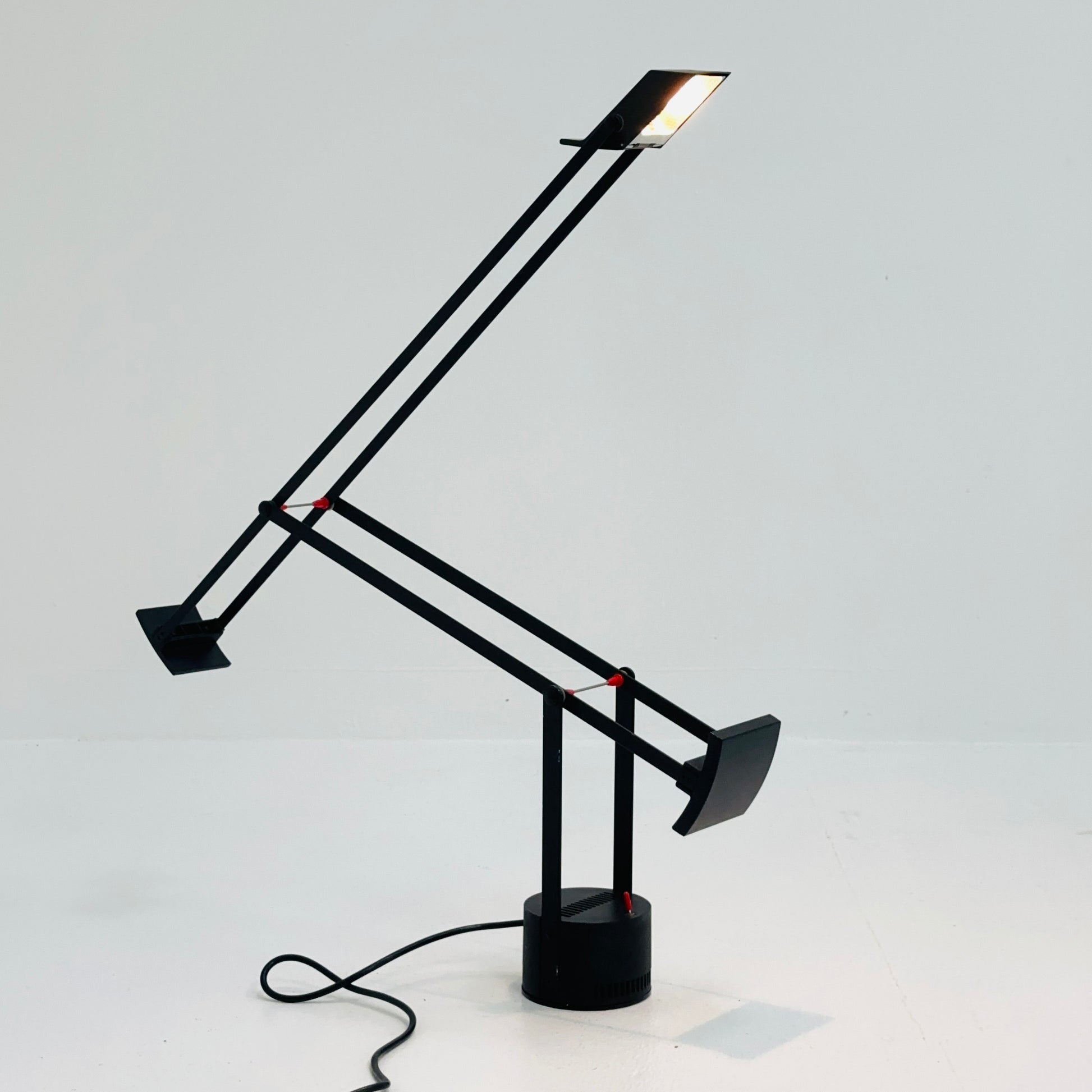 Vintage Italian Tizio Table Lamp by Richard Sapper for Artemide, 1972