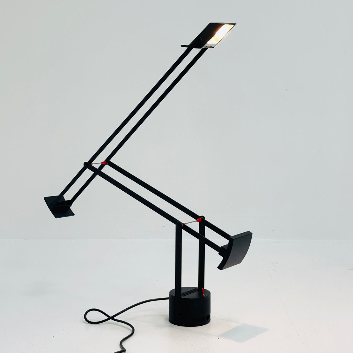 Vintage Italian Tizio Table Lamp by Richard Sapper for Artemide, 1972