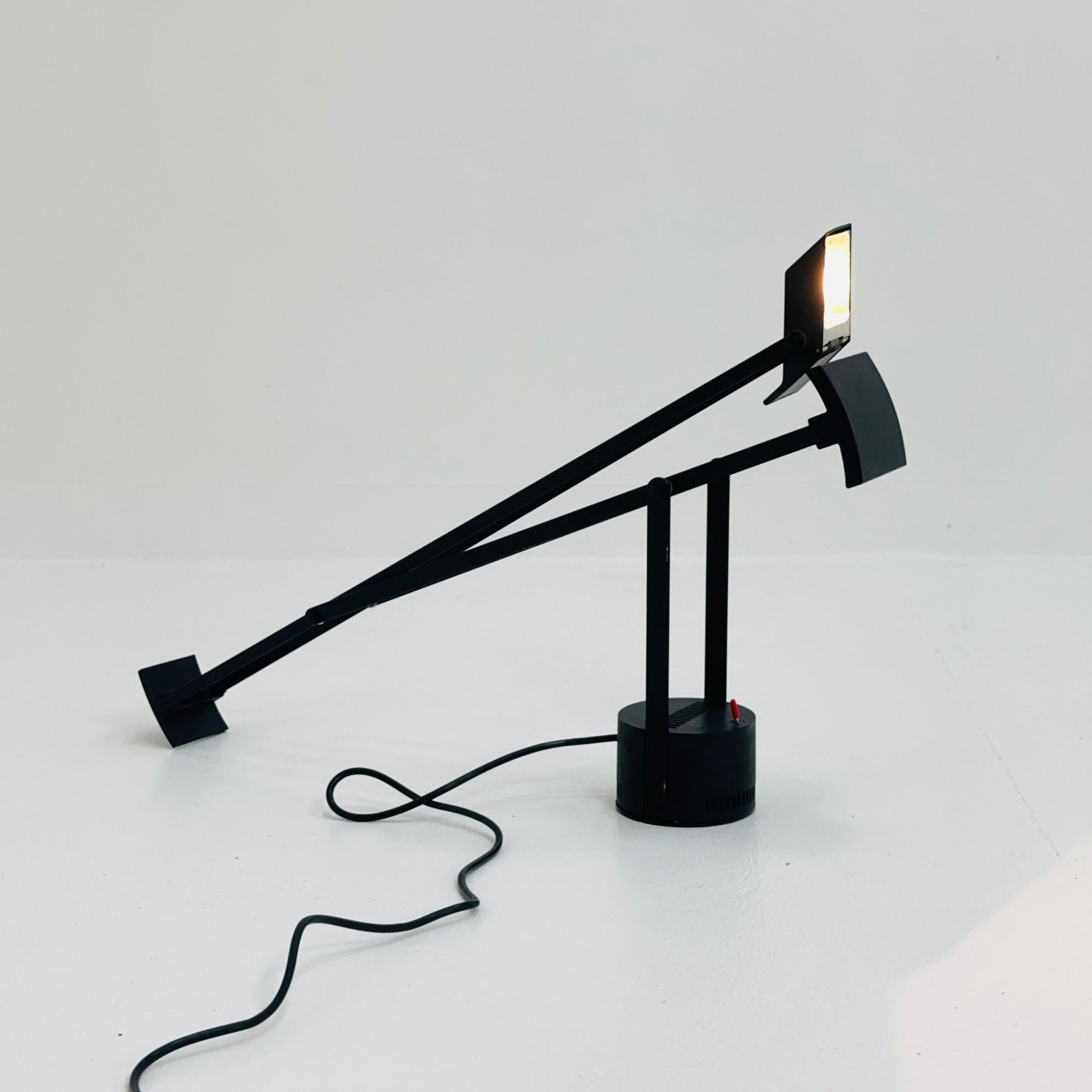 Vintage Italian Tizio Table Lamp by Richard Sapper for Artemide, 1972
