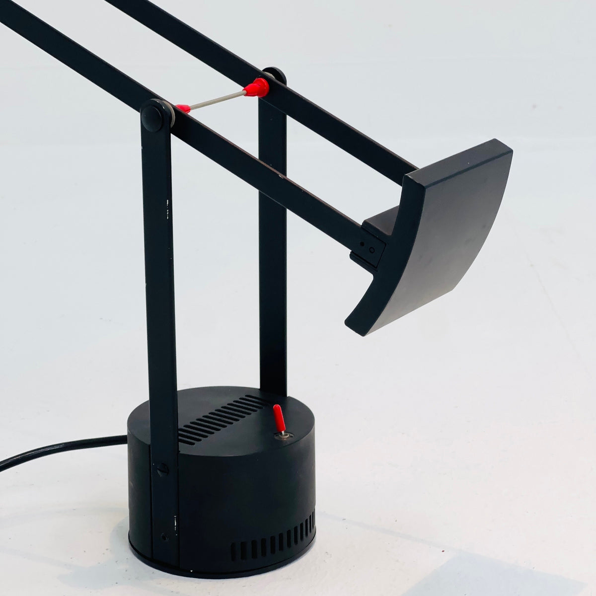 Vintage Italian Tizio Table Lamp by Richard Sapper for Artemide, 1972