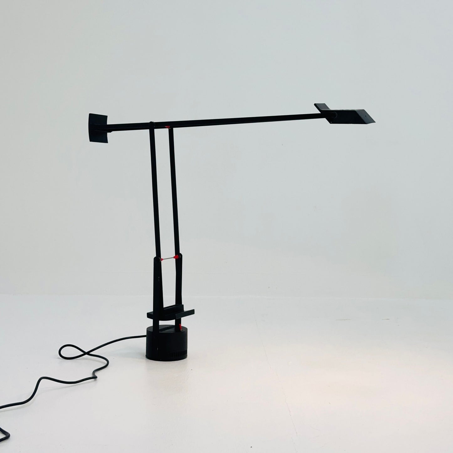 Vintage Italian Tizio Table Lamp by Richard Sapper for Artemide, 1972