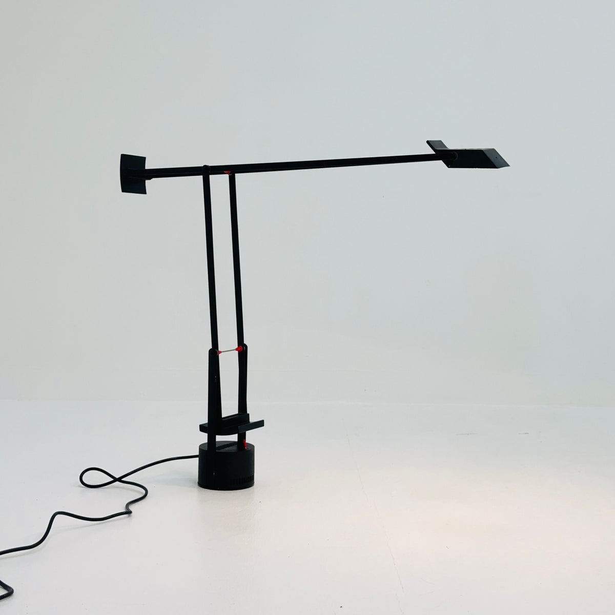 Vintage Italian Tizio Table Lamp by Richard Sapper for Artemide, 1972
