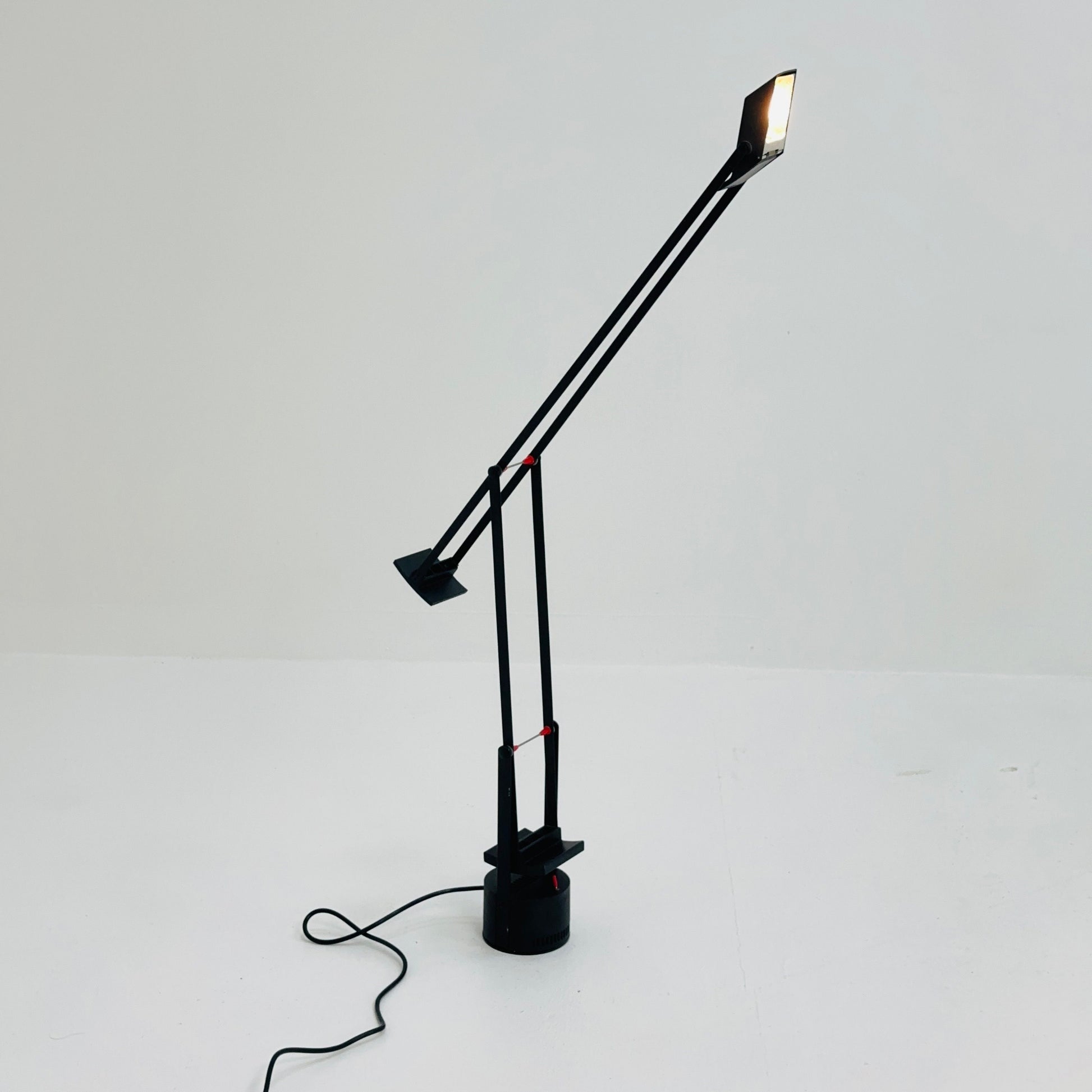 Vintage Italian Tizio Table Lamp by Richard Sapper for Artemide, 1972
