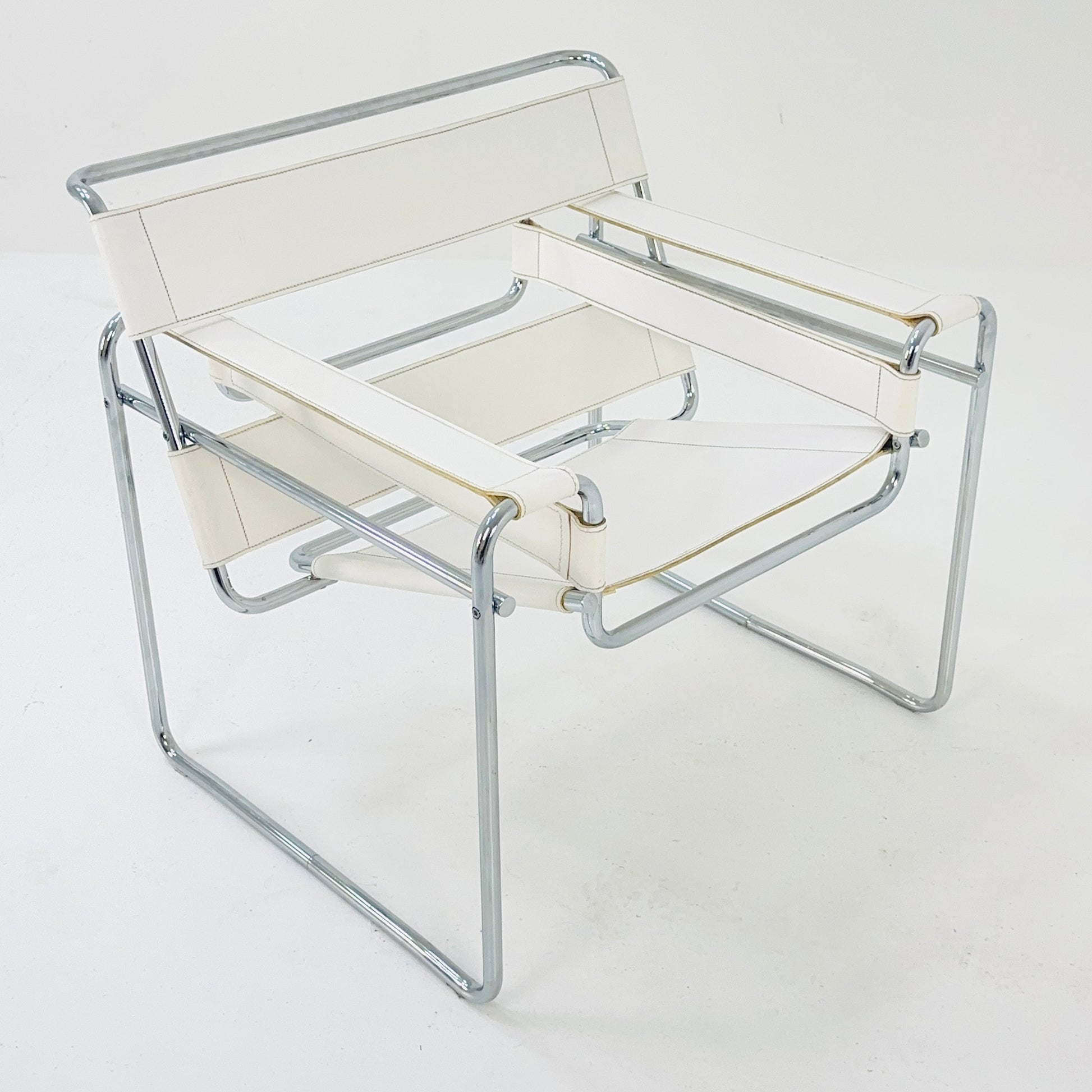 Mid century B3 Wassily white lounge Chair by Marcel Breuer for Gavina, 1980s