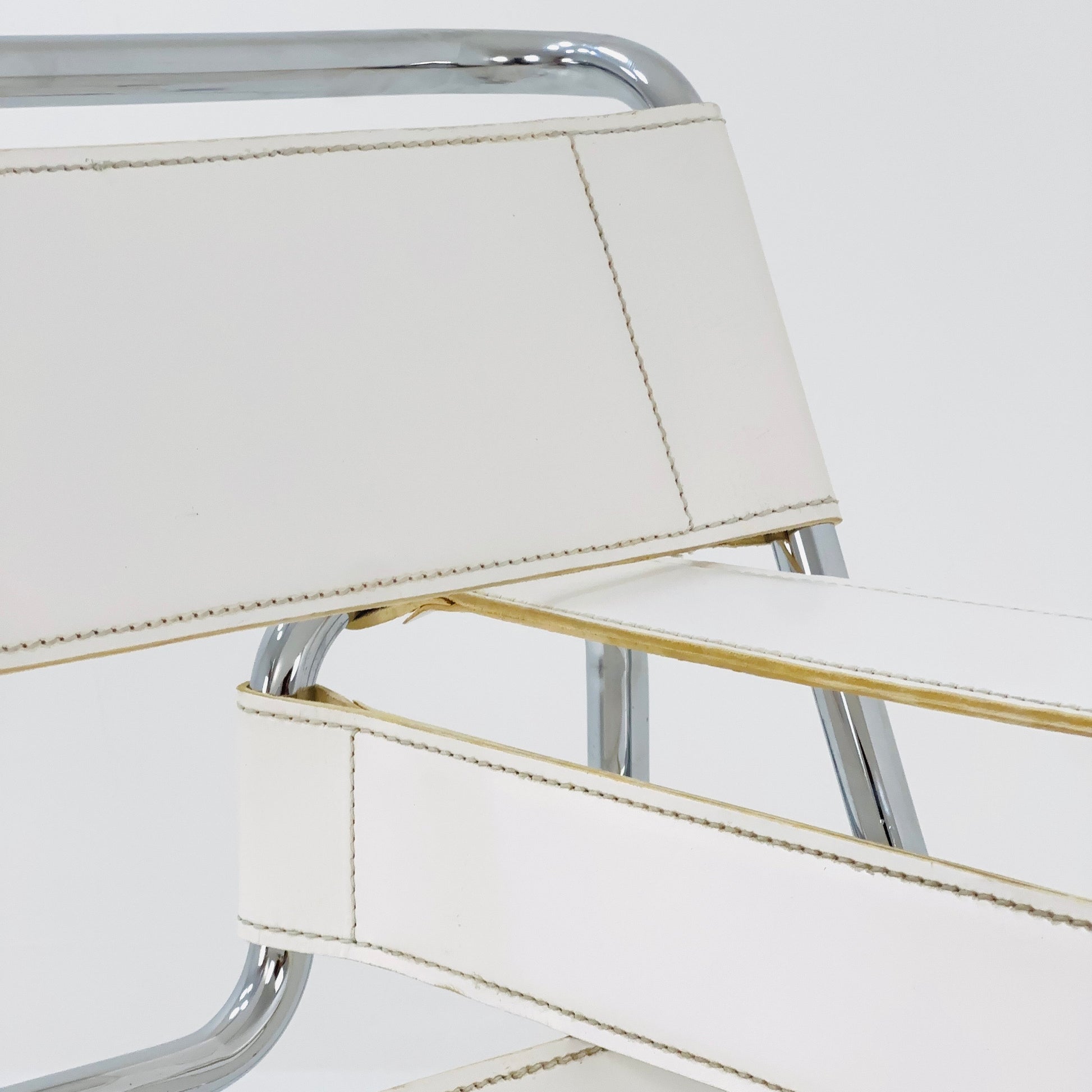 Mid century B3 Wassily white lounge Chair by Marcel Breuer for Gavina, 1980s