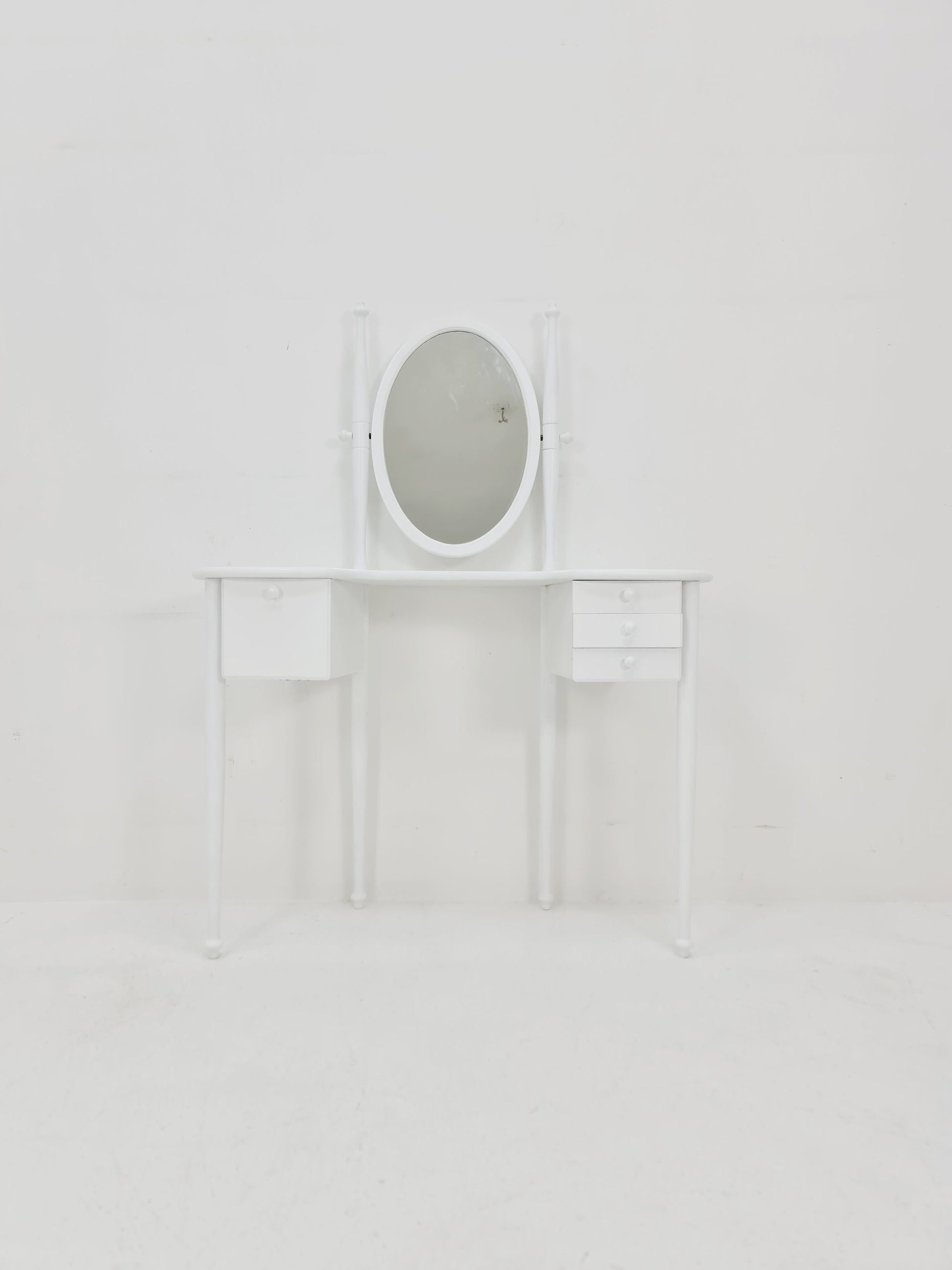 Mid Century Modern Swedish vanity table/ make up By AB Nybrofabriken Model Romantica, 1960s