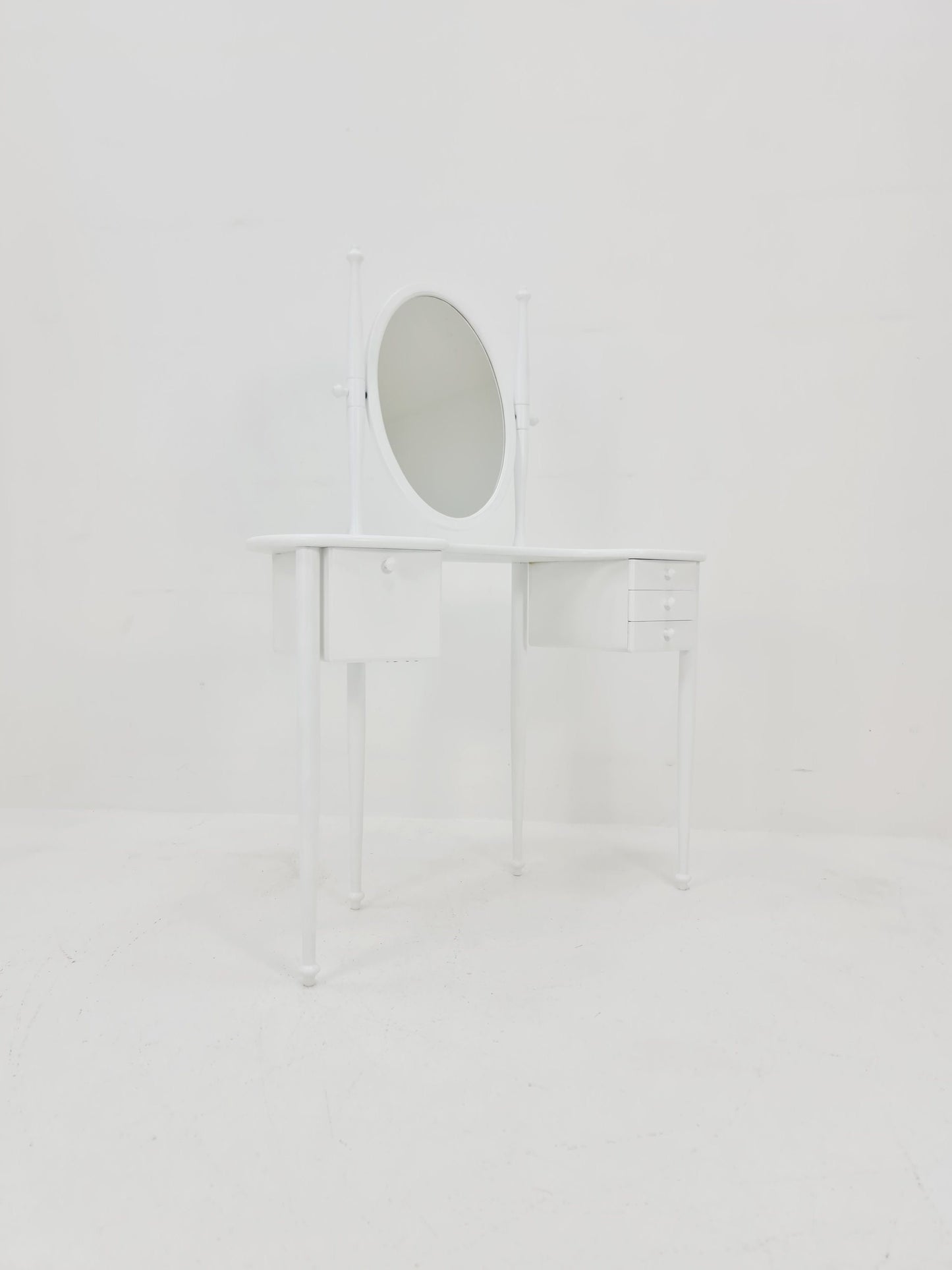 Mid Century Modern Swedish vanity table/ make up By AB Nybrofabriken Model Romantica, 1960s