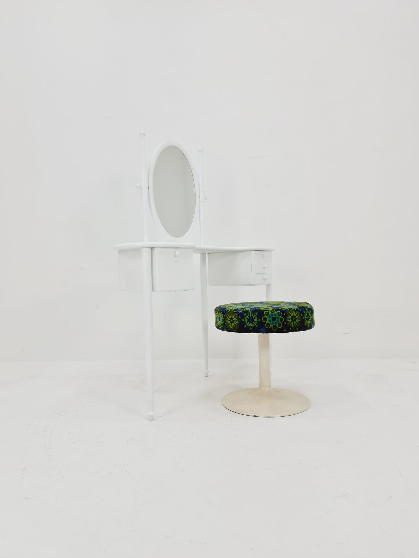 Mid Century Modern Swedish vanity table/ make up By AB Nybrofabriken Model Romantica, 1960s