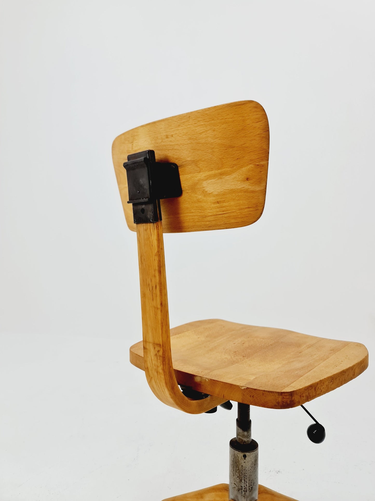 Bauhaus swivel office chair in solid wood By stollgiroflex 1930s