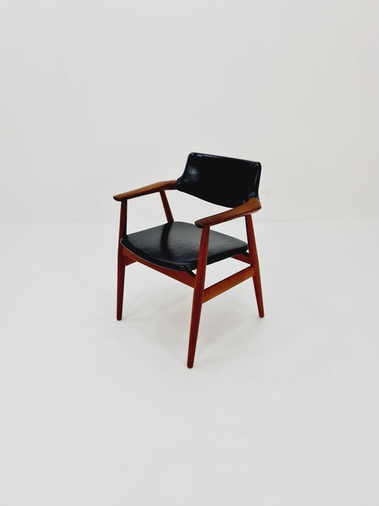 Mid century Danish Teak and Leather arm chair by Svend Age Eriksen for Glostrup from the 60s