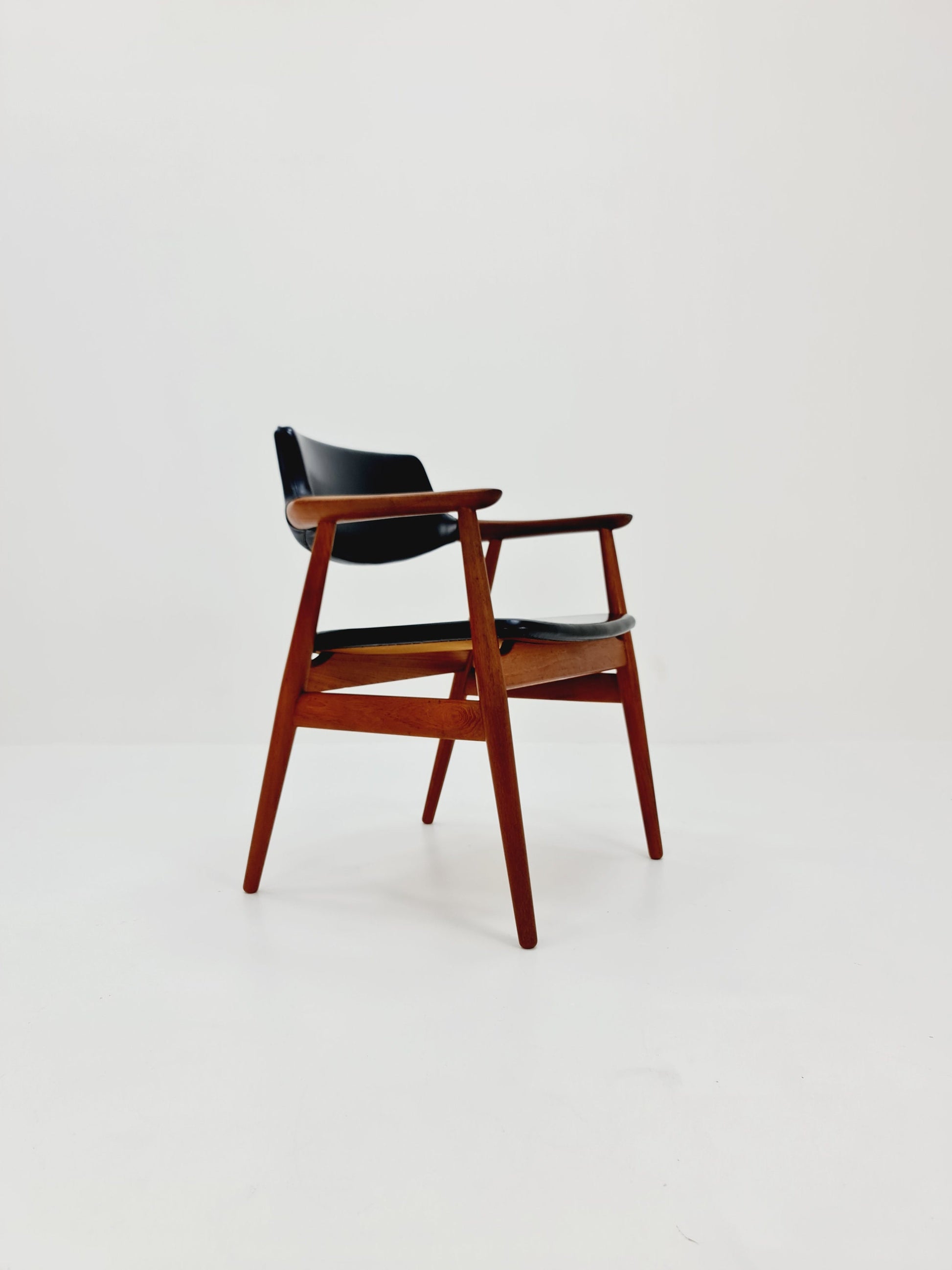 Mid century Danish Teak and Leather arm chair by Svend Age Eriksen for Glostrup from the 60s