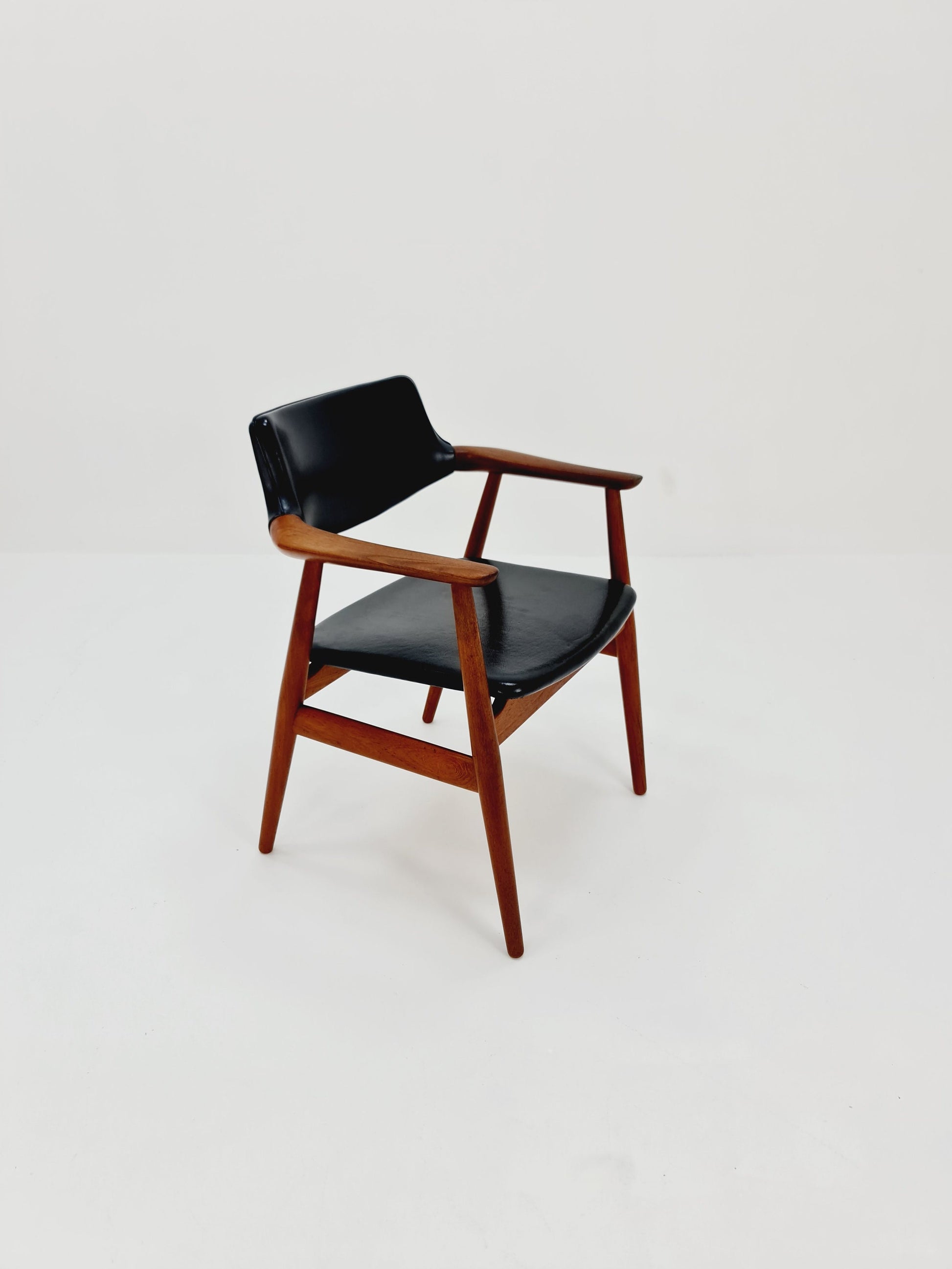 Mid century Danish Teak and Leather arm chair by Svend Age Eriksen for Glostrup from the 60s