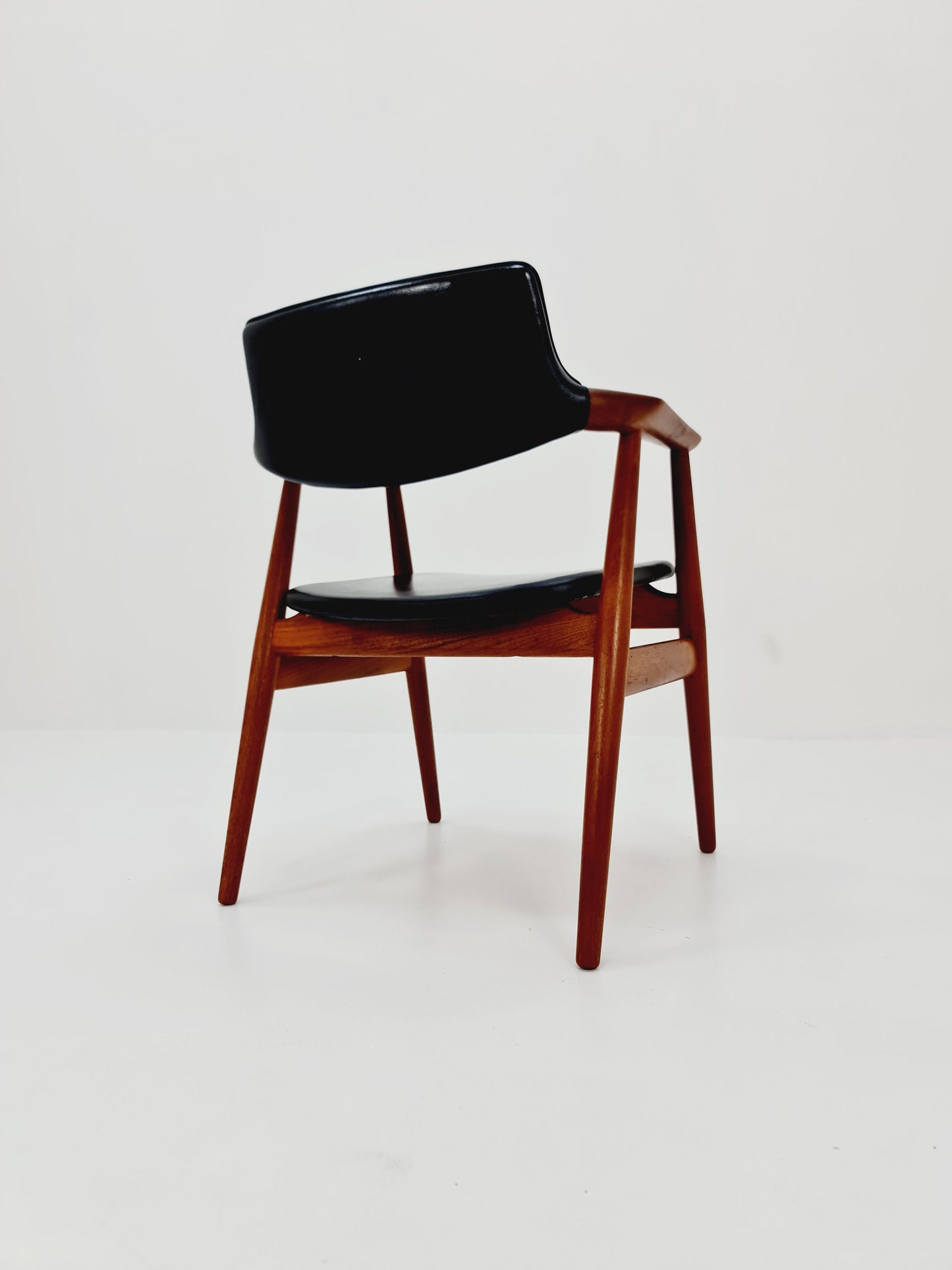 Mid century Danish Teak and Leather arm chair by Svend Age Eriksen for Glostrup from the 60s