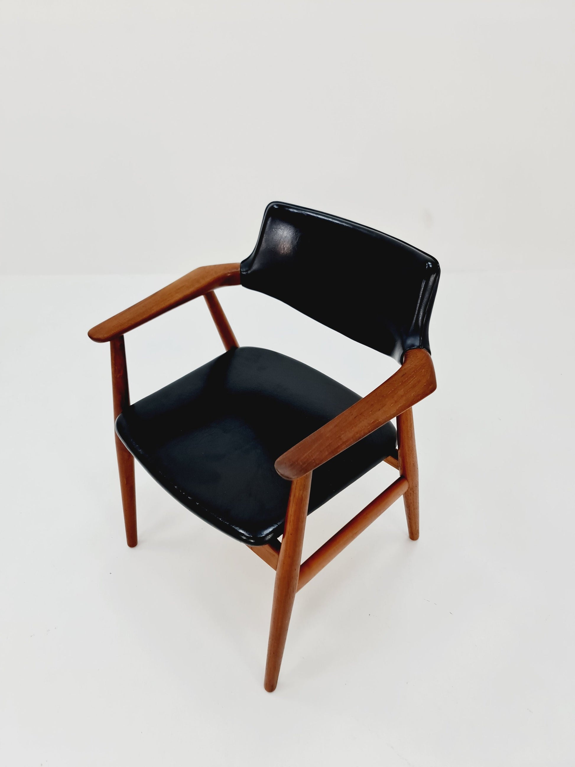 Mid century Danish Teak and Leather arm chair by Svend Age Eriksen for Glostrup from the 60s