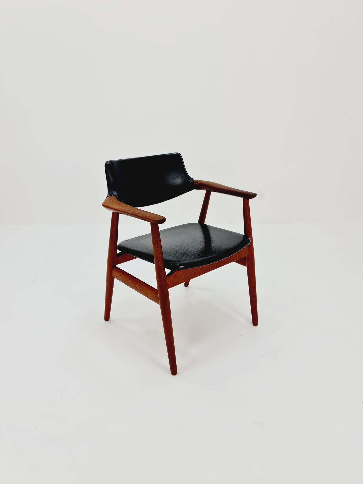 Mid century Danish Teak and Leather arm chair by Svend Age Eriksen for Glostrup from the 60s