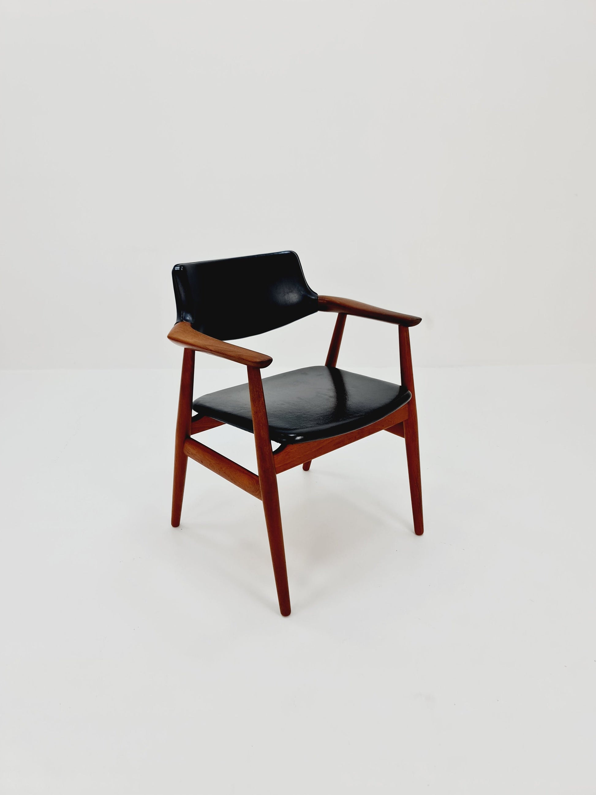 Mid century Danish Teak and Leather arm chair by Svend Age Eriksen for Glostrup from the 60s