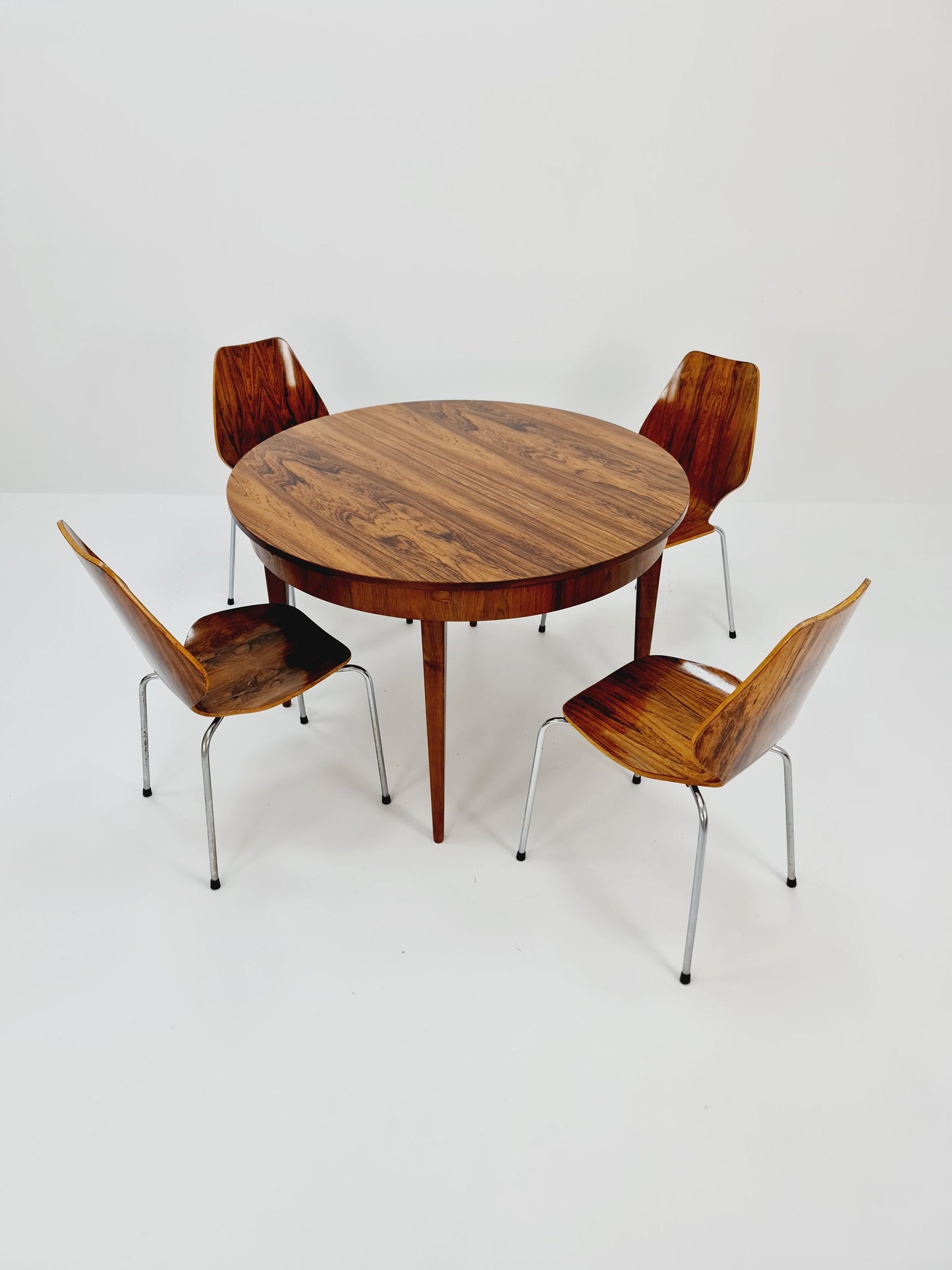 Round German Rosewood Dining Table from Lübke, 1960s
