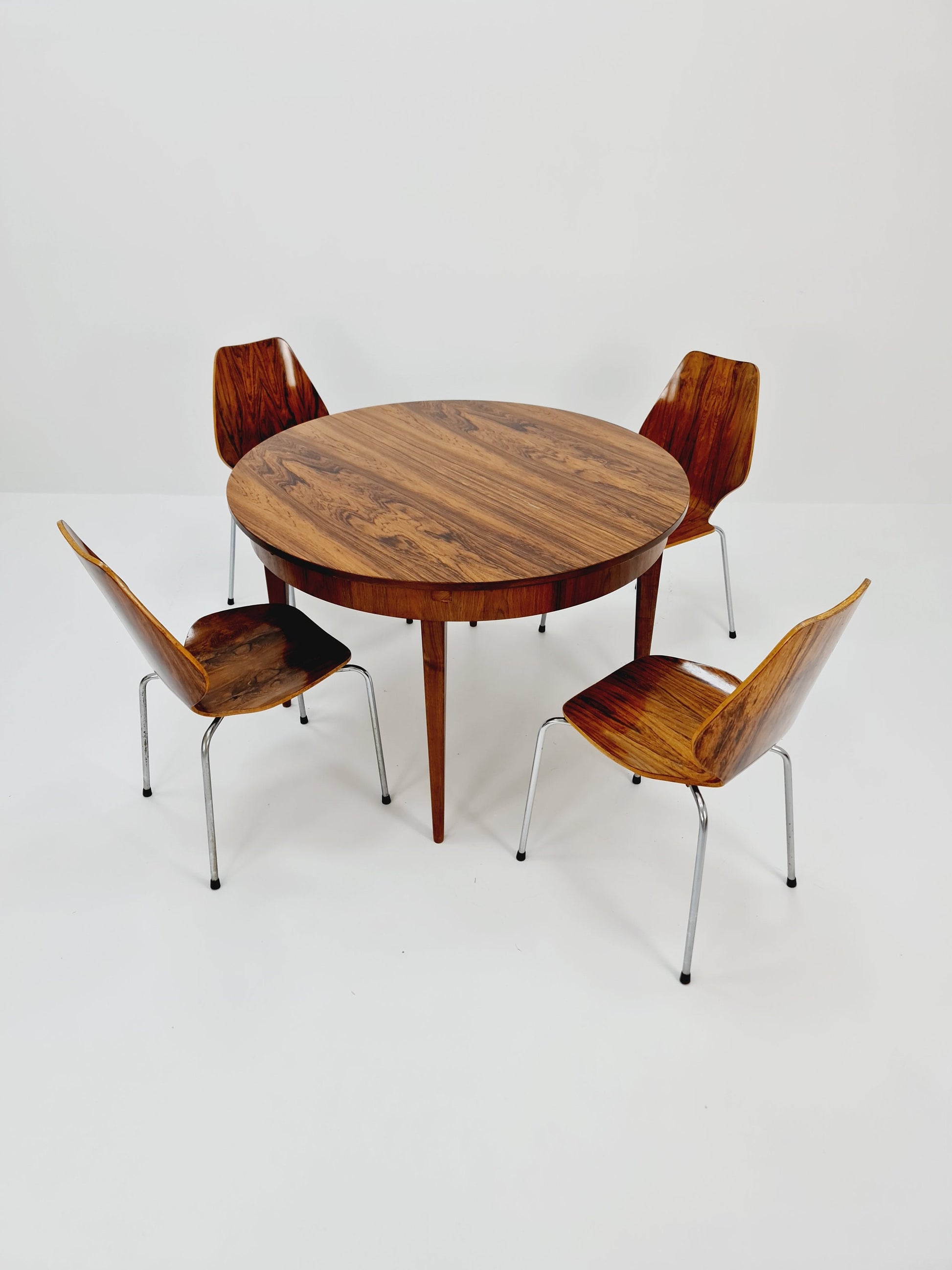 Round German Rosewood Dining Table from Lübke, 1960s