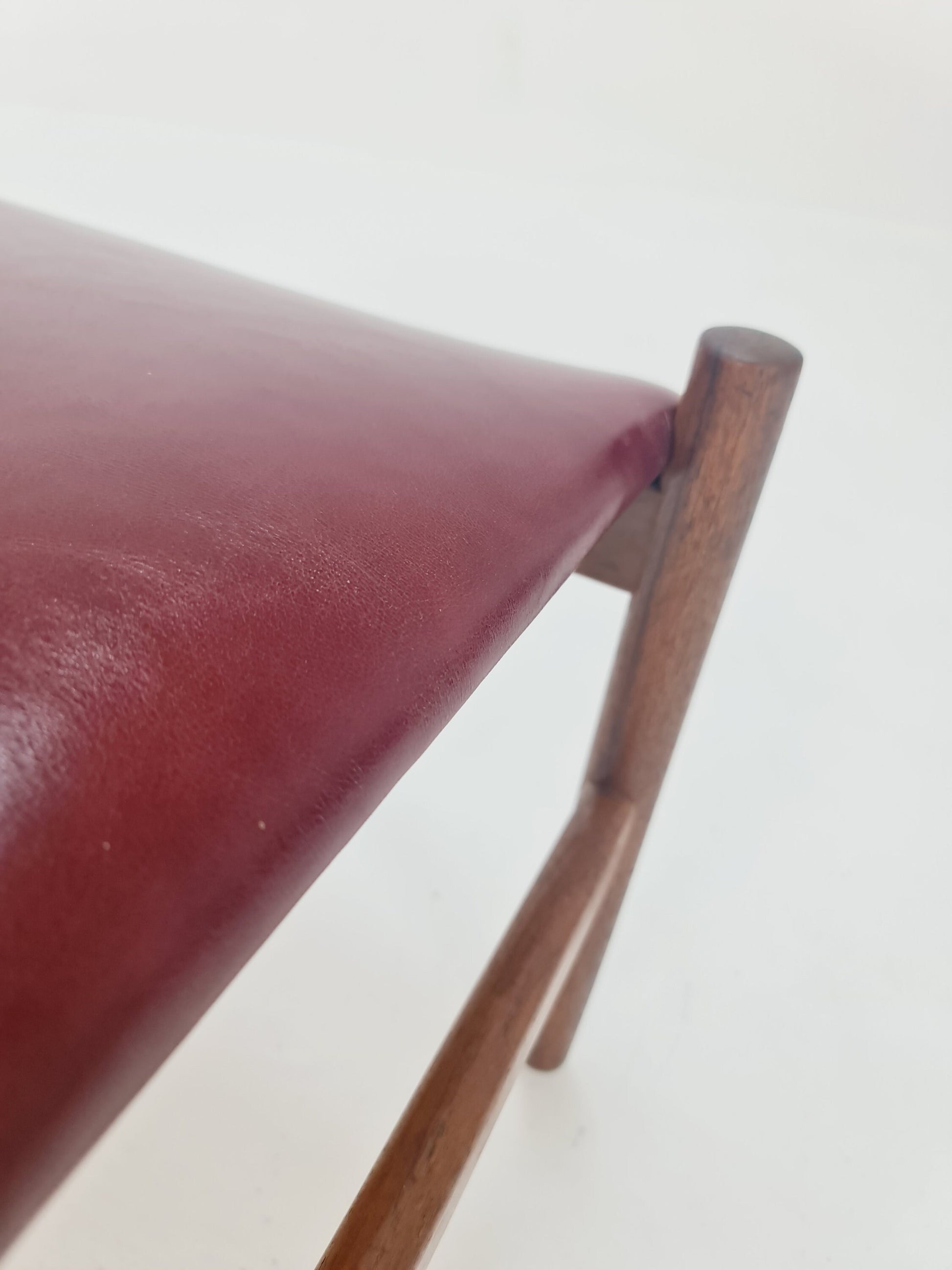 Mid century modern danish real leather ottoman/stool, By Spottrp 1960s