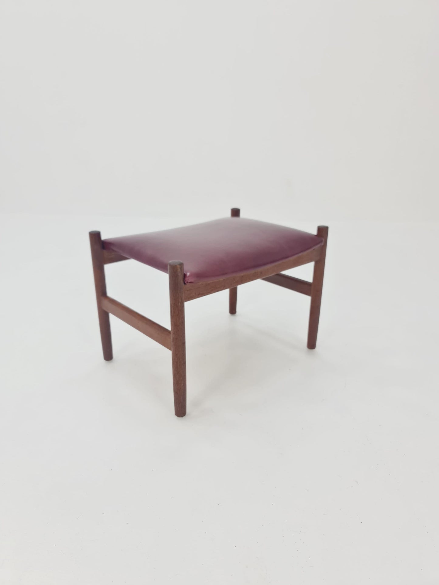 Mid century modern danish real leather ottoman/stool, By Spottrp 1960s