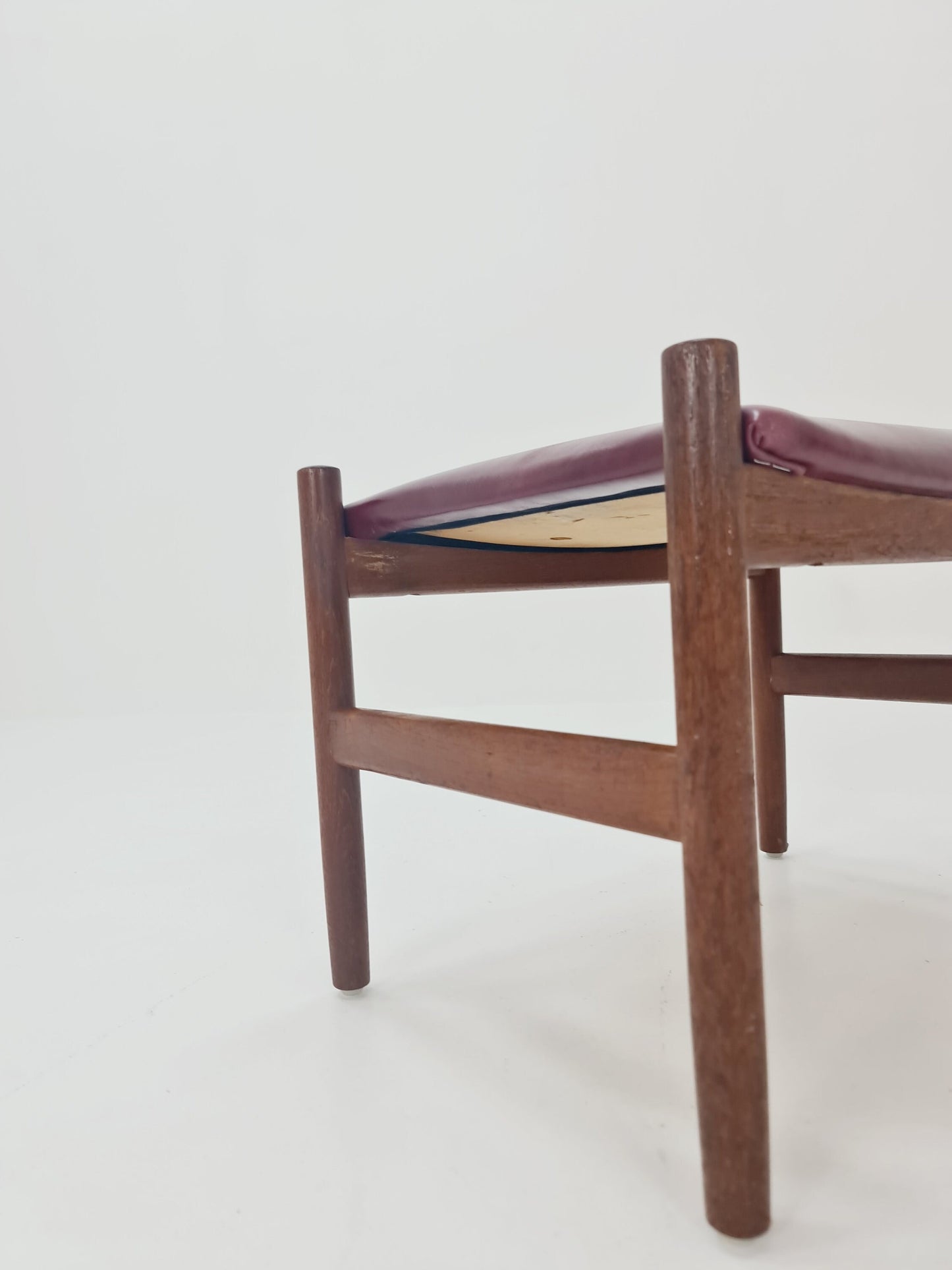 Mid century modern danish real leather ottoman/stool, By Spottrp 1960s