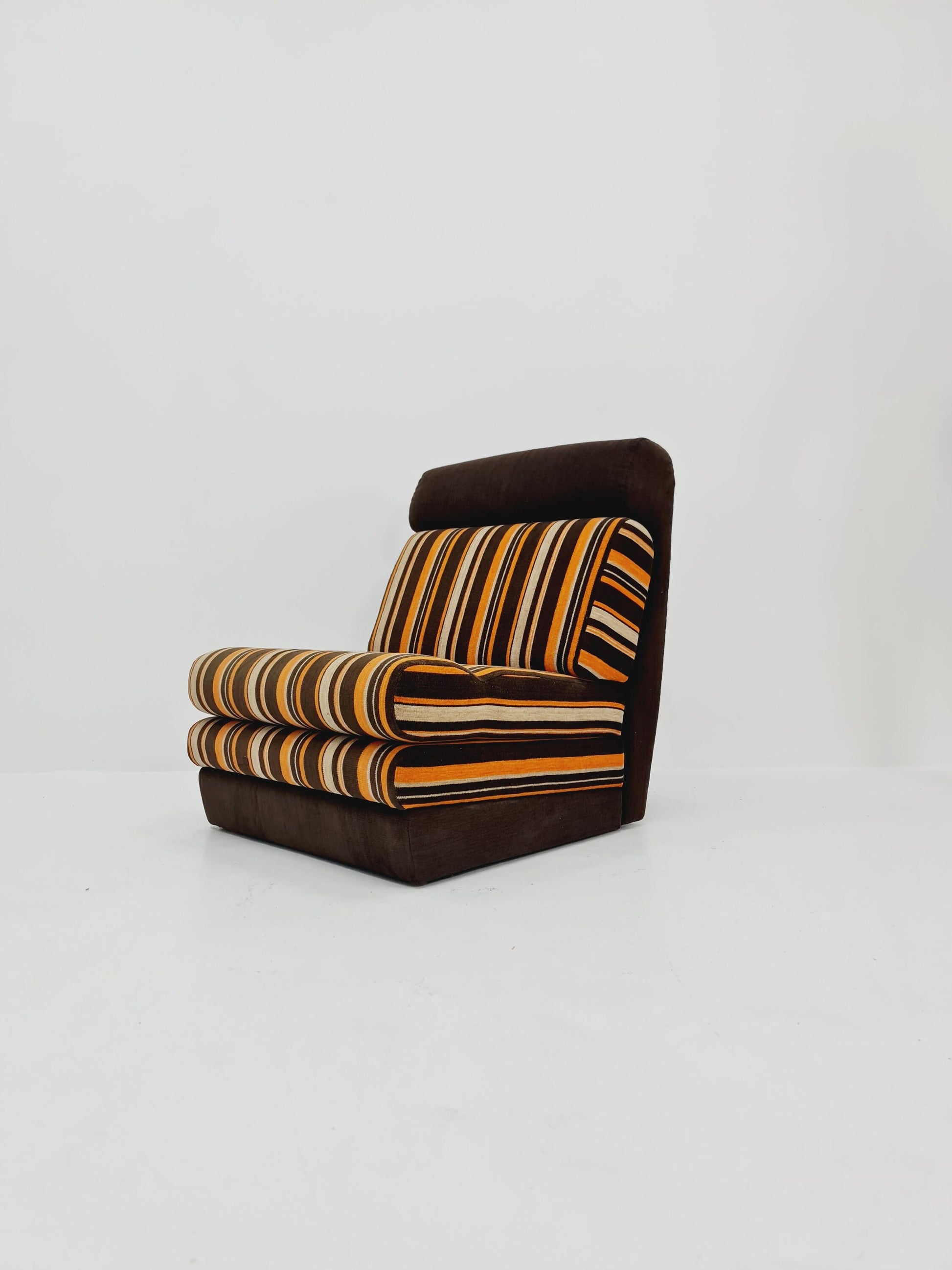 German space age singel couch extendable to bed, 1970s