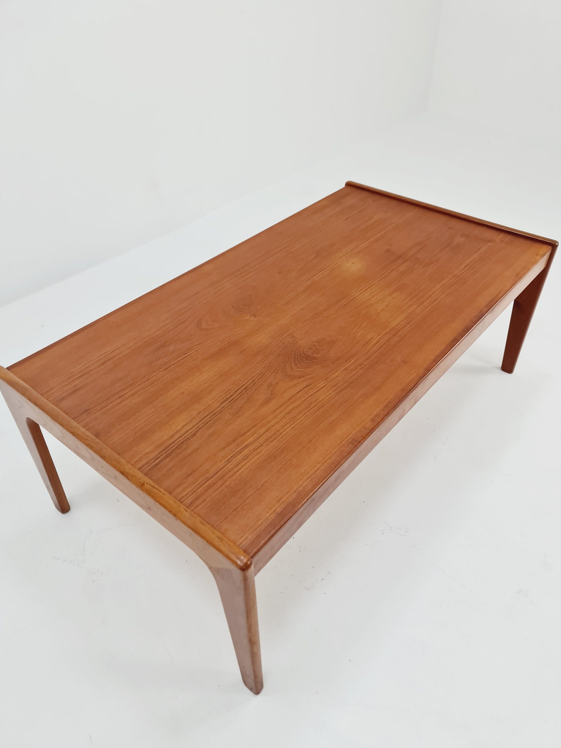 Danish Coffee Table by Arne Wahl Iversen for Komfort Møbelfabrik, 1960s