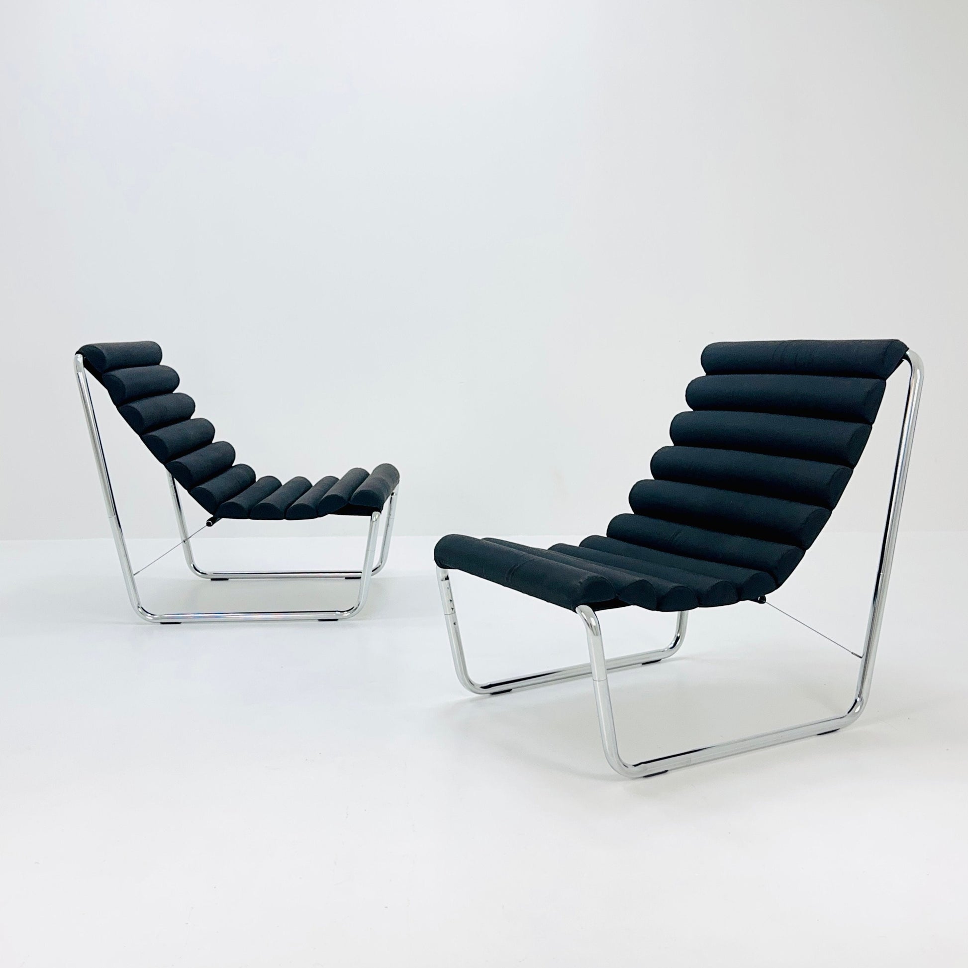 1 of 2 Mid Century Vintage Bauhaus Boudins Lounge Chairs by Michel Boyer 1970s France