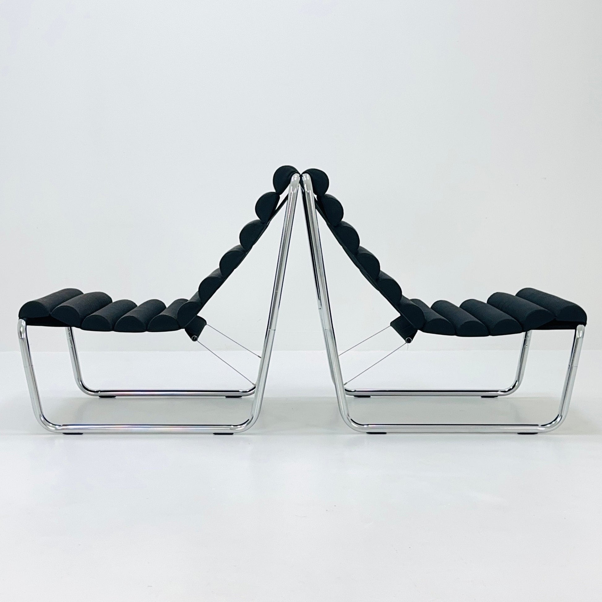 1 of 2 Mid Century Vintage Bauhaus Boudins Lounge Chairs by Michel Boyer 1970s France