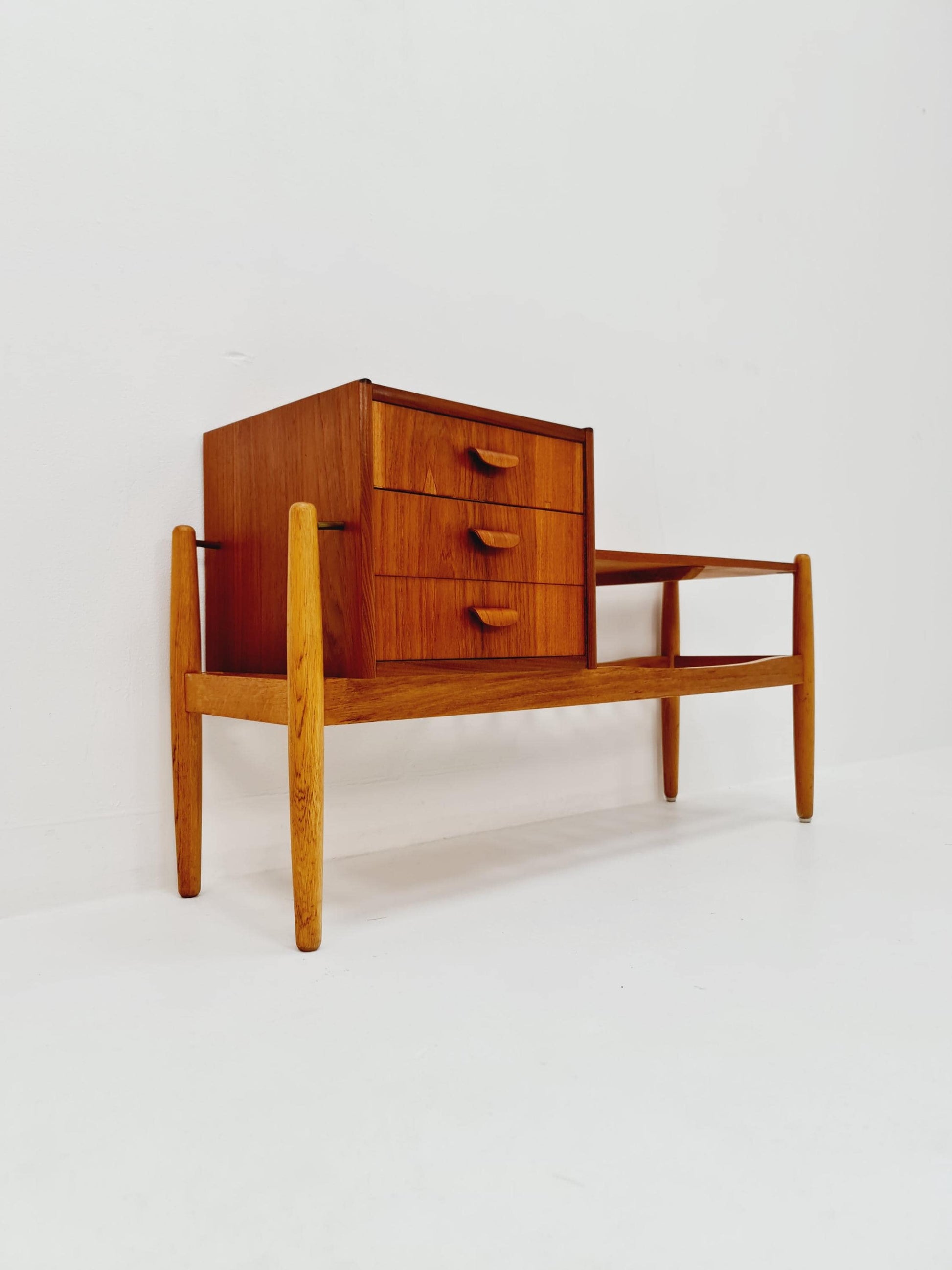 Danish teak & oak telefon table/ hallway table Arne wahl Iversen, 1960s