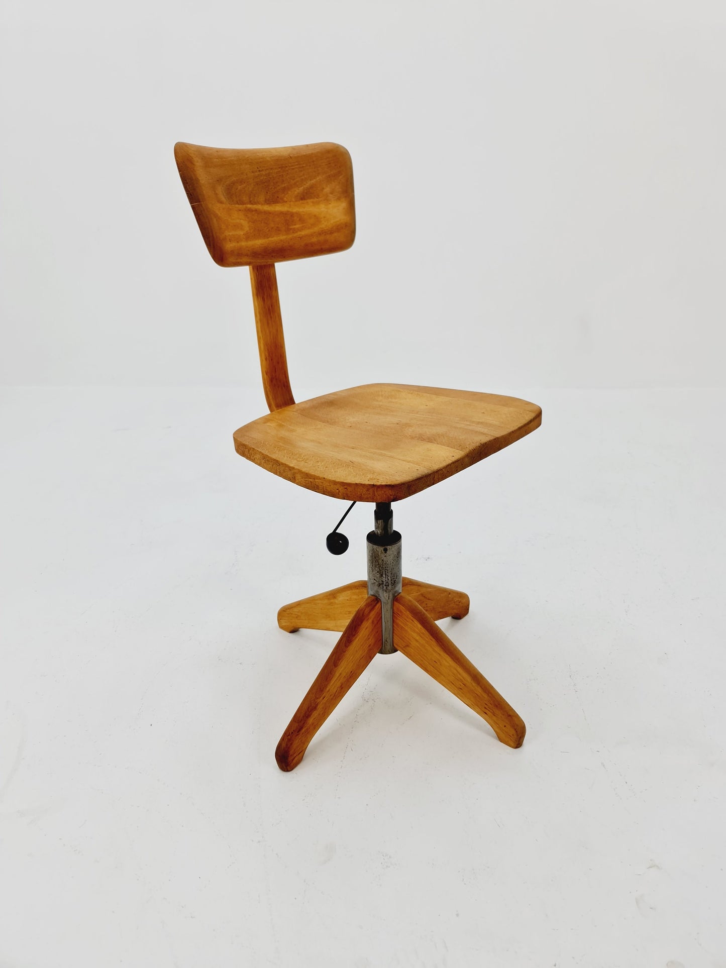 Bauhaus swivel office chair in solid wood By stollgiroflex 1930s