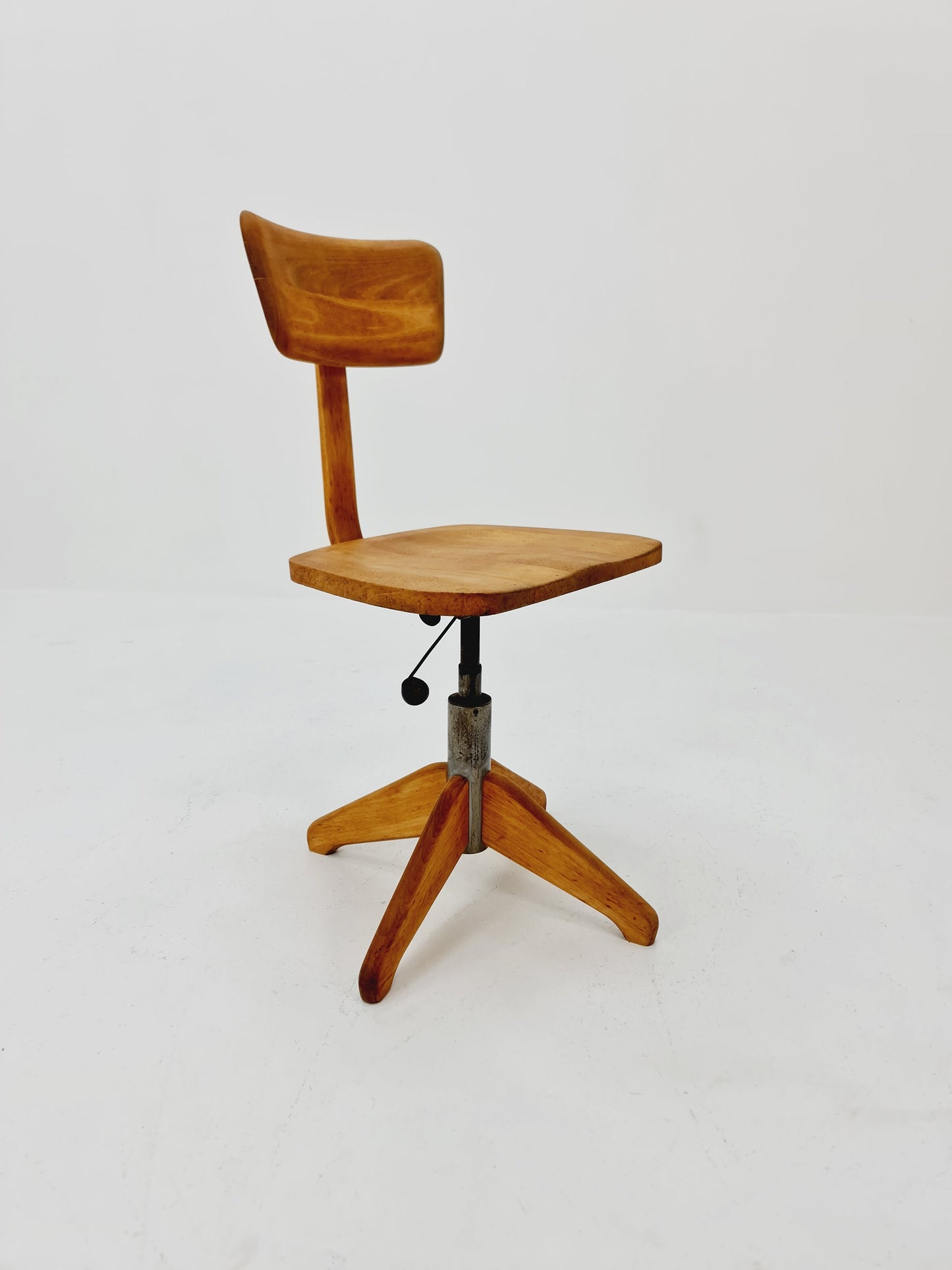 Bauhaus swivel office chair in solid wood By stollgiroflex 1930s
