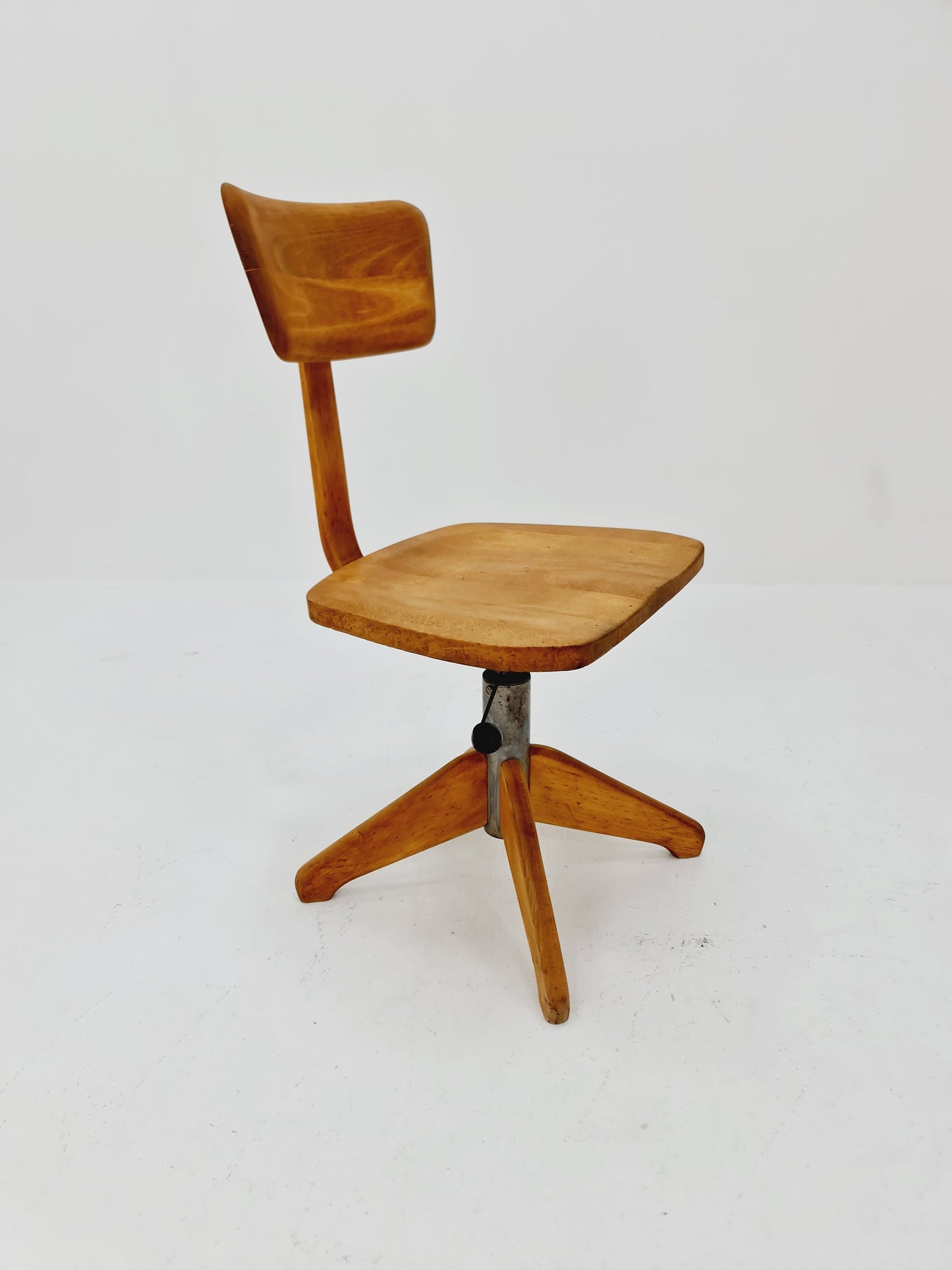 Bauhaus swivel office chair in solid wood By stollgiroflex 1930s
