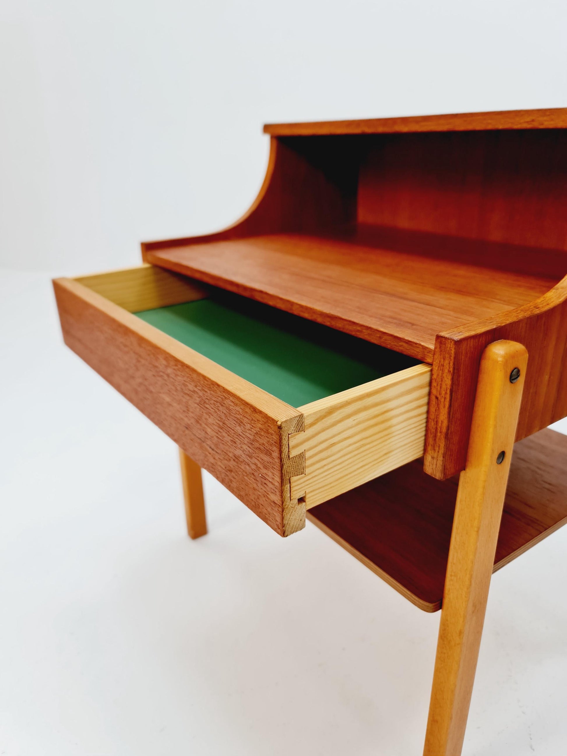 Pair of Swedish Midcentury Teak Vintage Side table/ Bedside table/ Night stand by Carlström & Co, 1960s