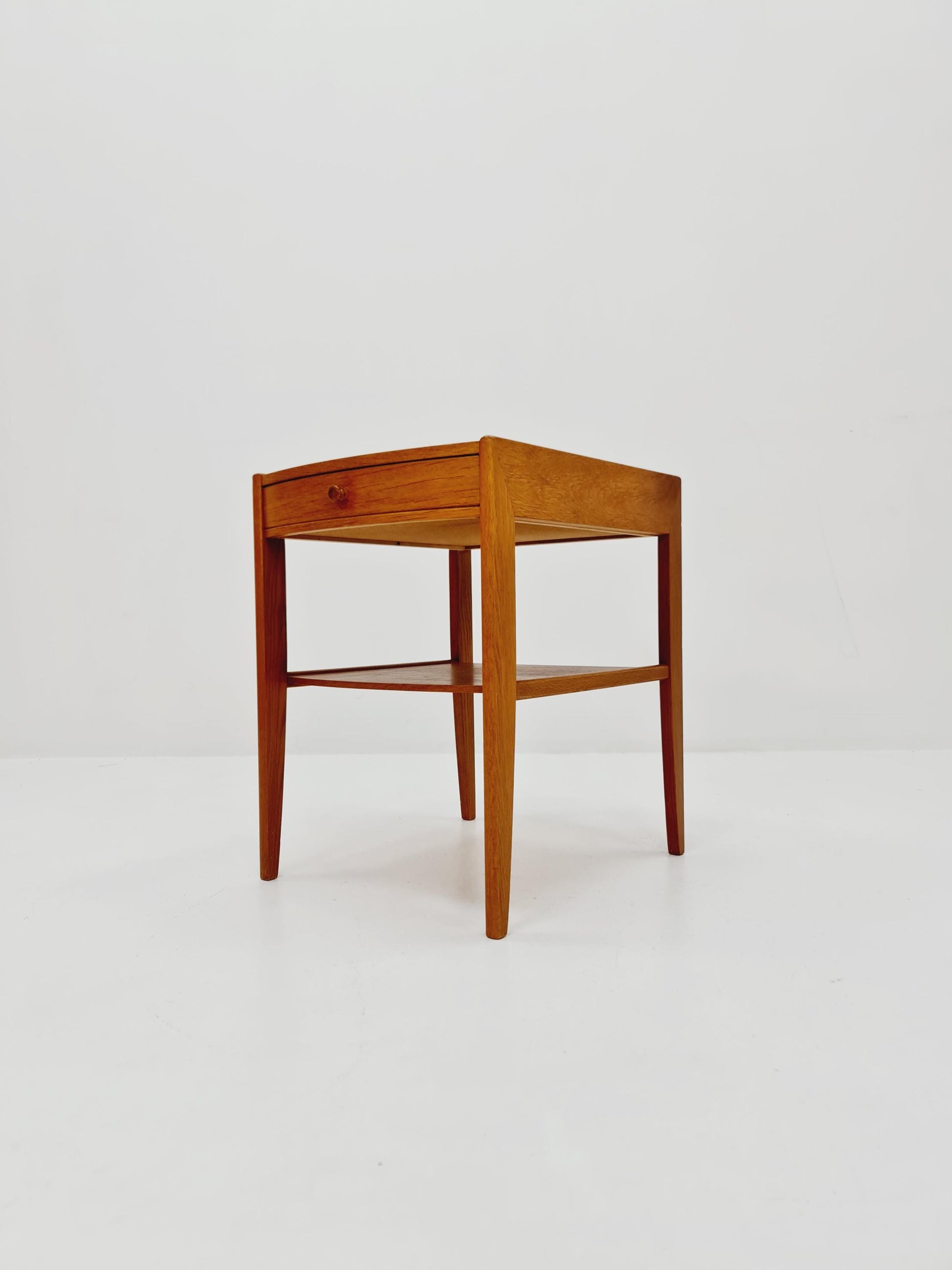 Mid century Scandinavian oak side table / bedside table, 1960s