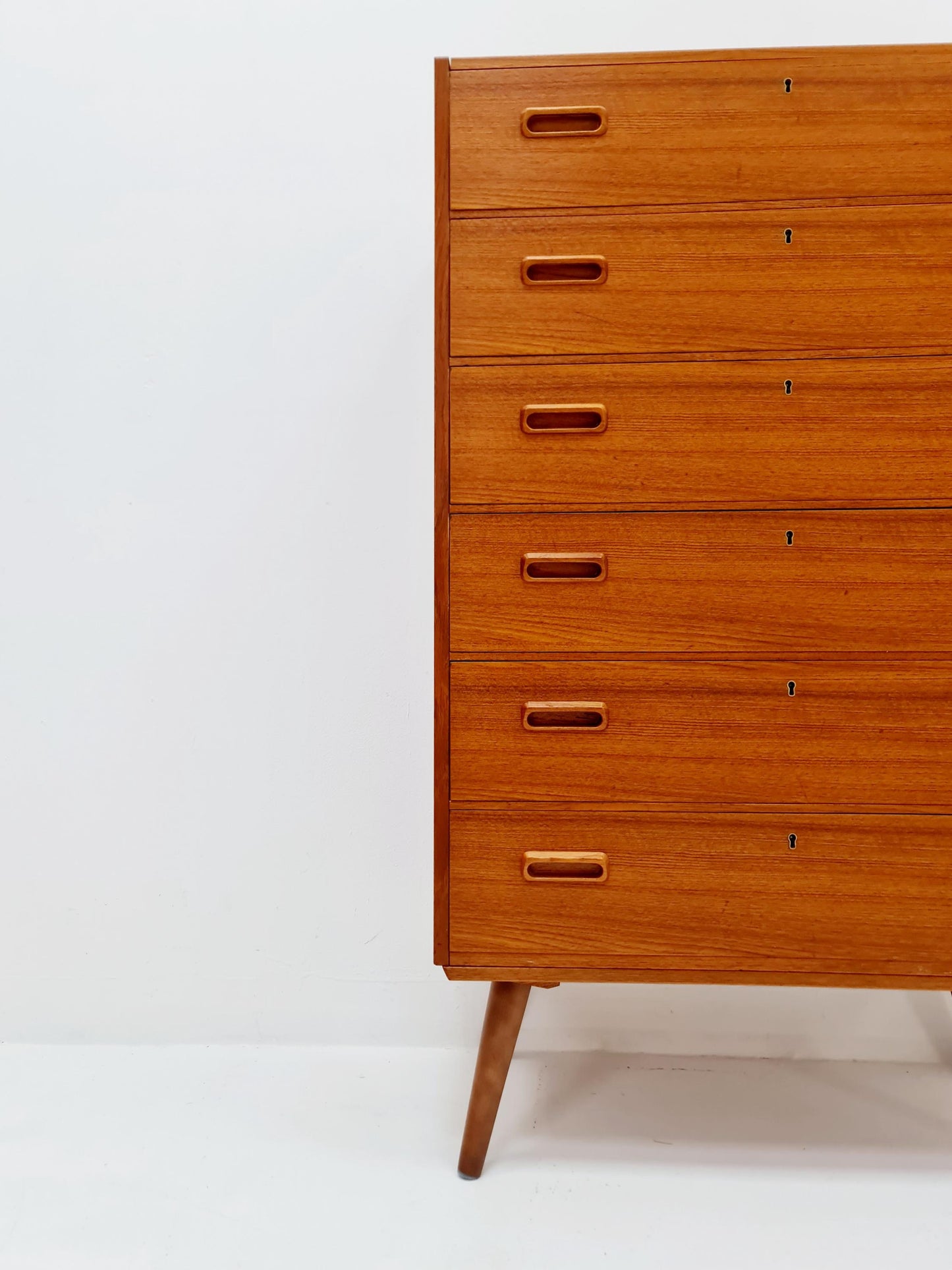 Midcentury Danish teak chest of drawers / drawer dresser / cabinet, 1960s