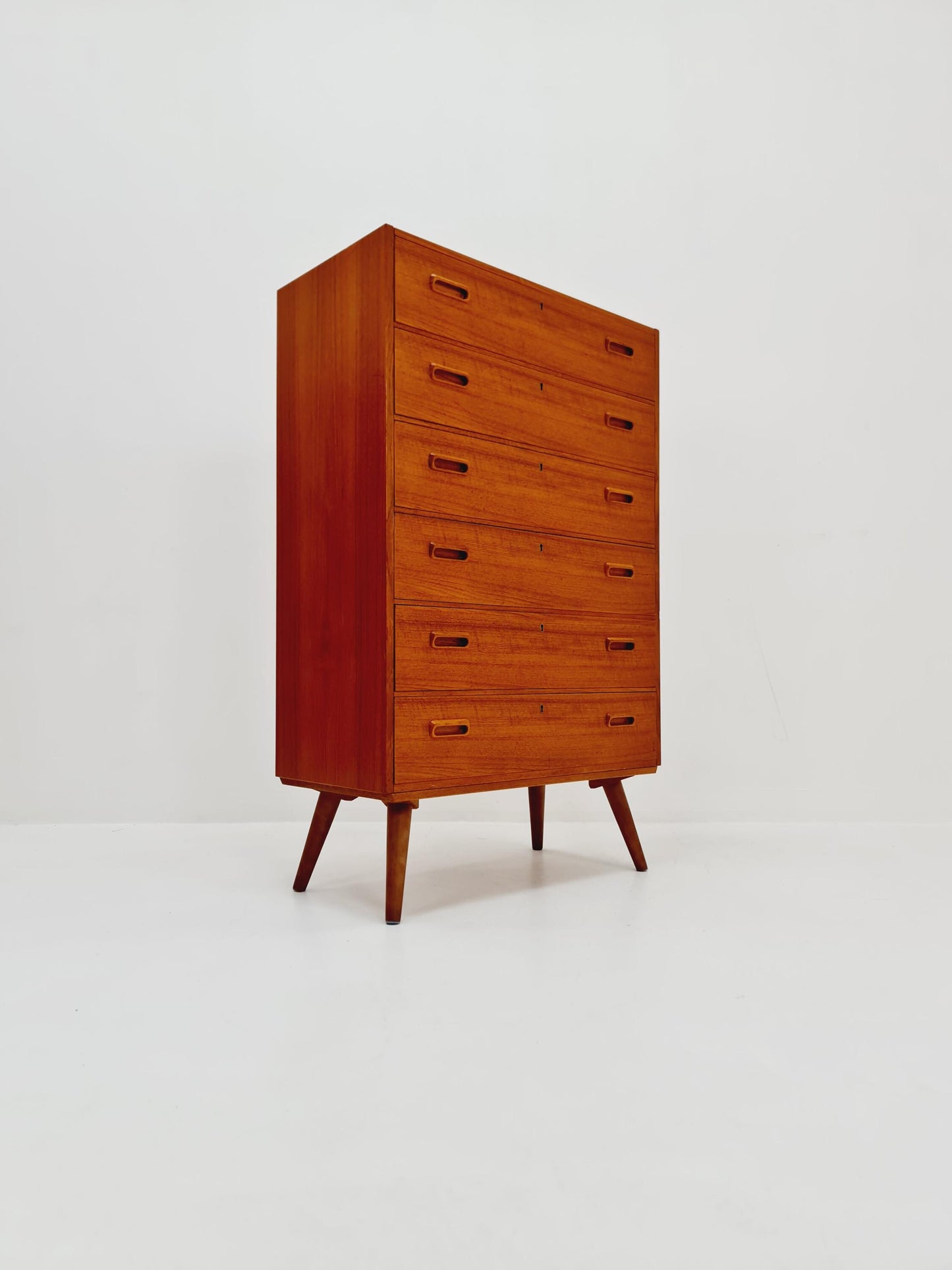 Midcentury Danish teak chest of drawers / drawer dresser / cabinet, 1960s