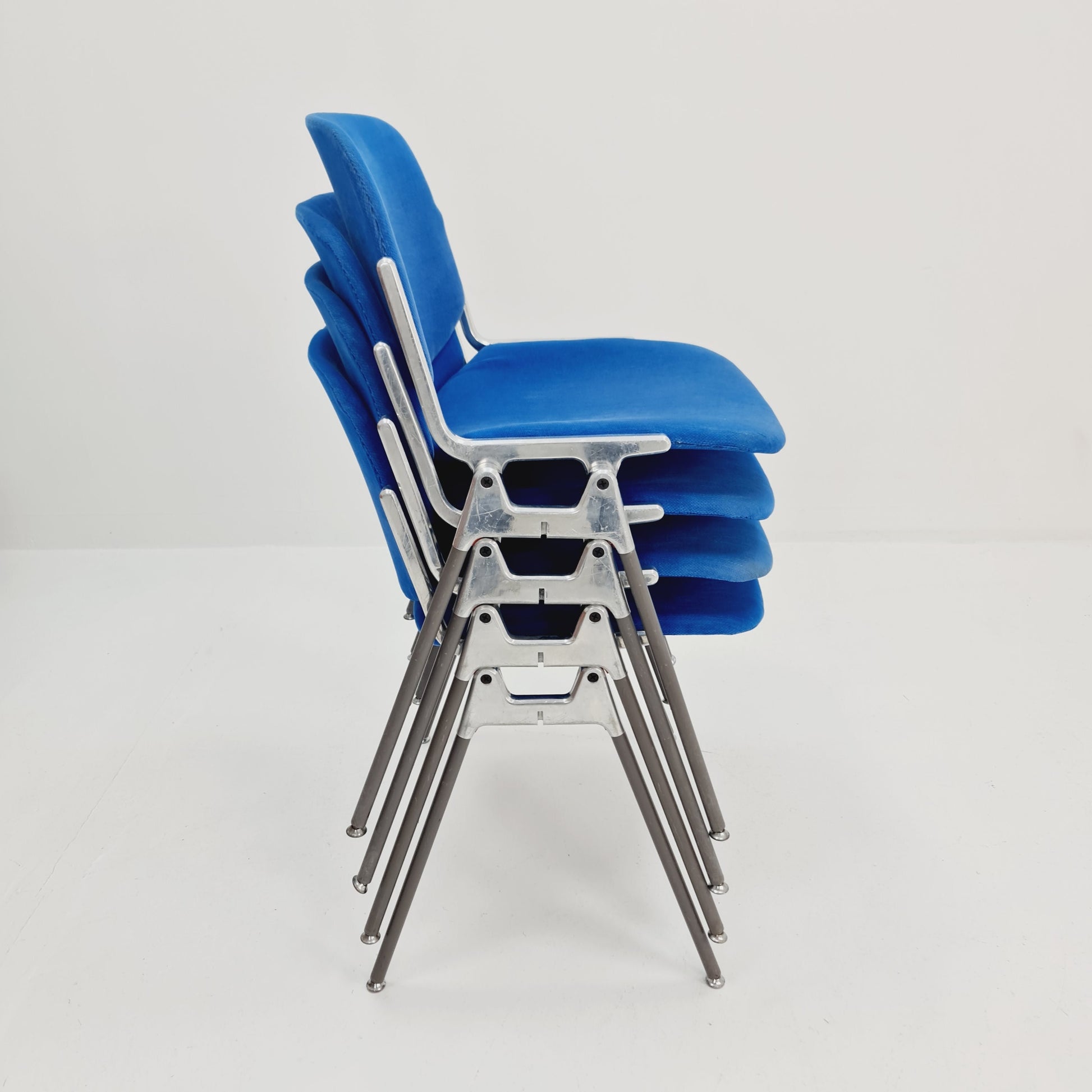 Set of 4 Italian Mid-Century Modern DSC Chairs by Giancarlo Piretti for Castelli / Anonima Castelli, 1970s